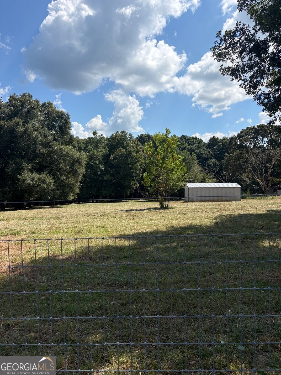 219 Rogers Circle Property Photo 4