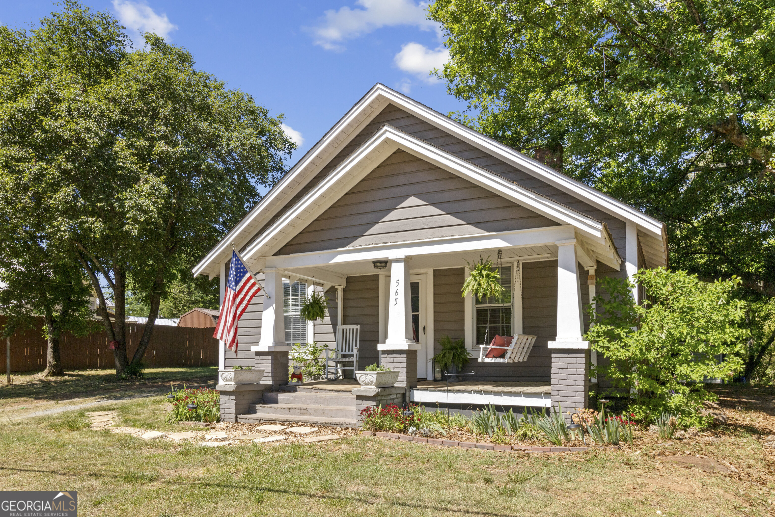 565 Williford Street Property Photo 1