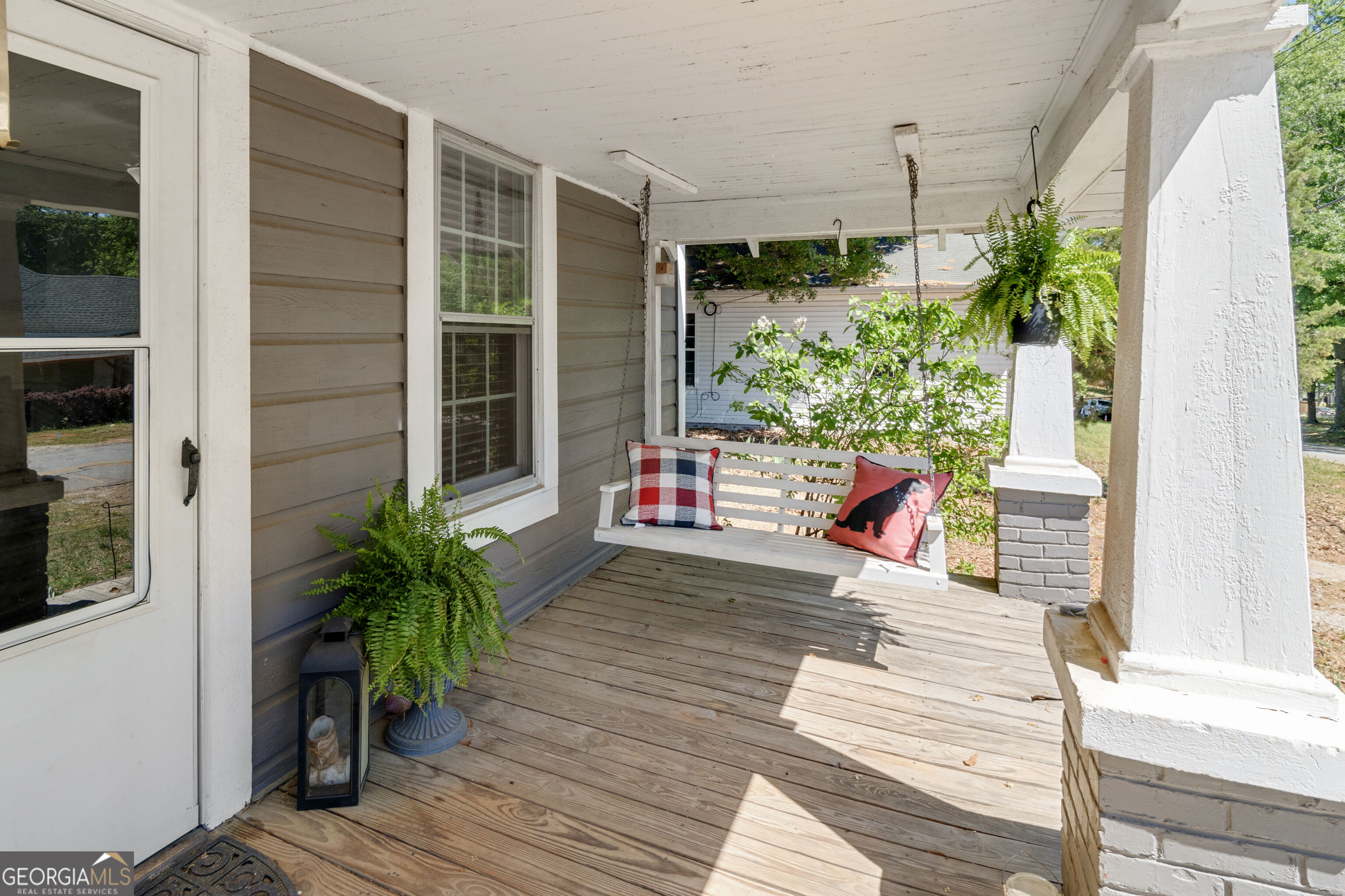 565 Williford Street Property Photo 4