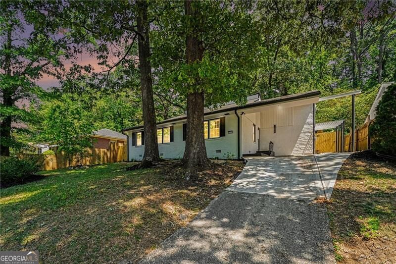 2828 Cloverhurst Drive Property Photo 2