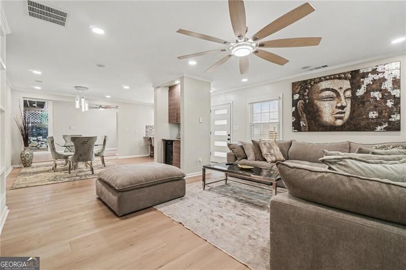 2828 Cloverhurst Drive Property Photo 4