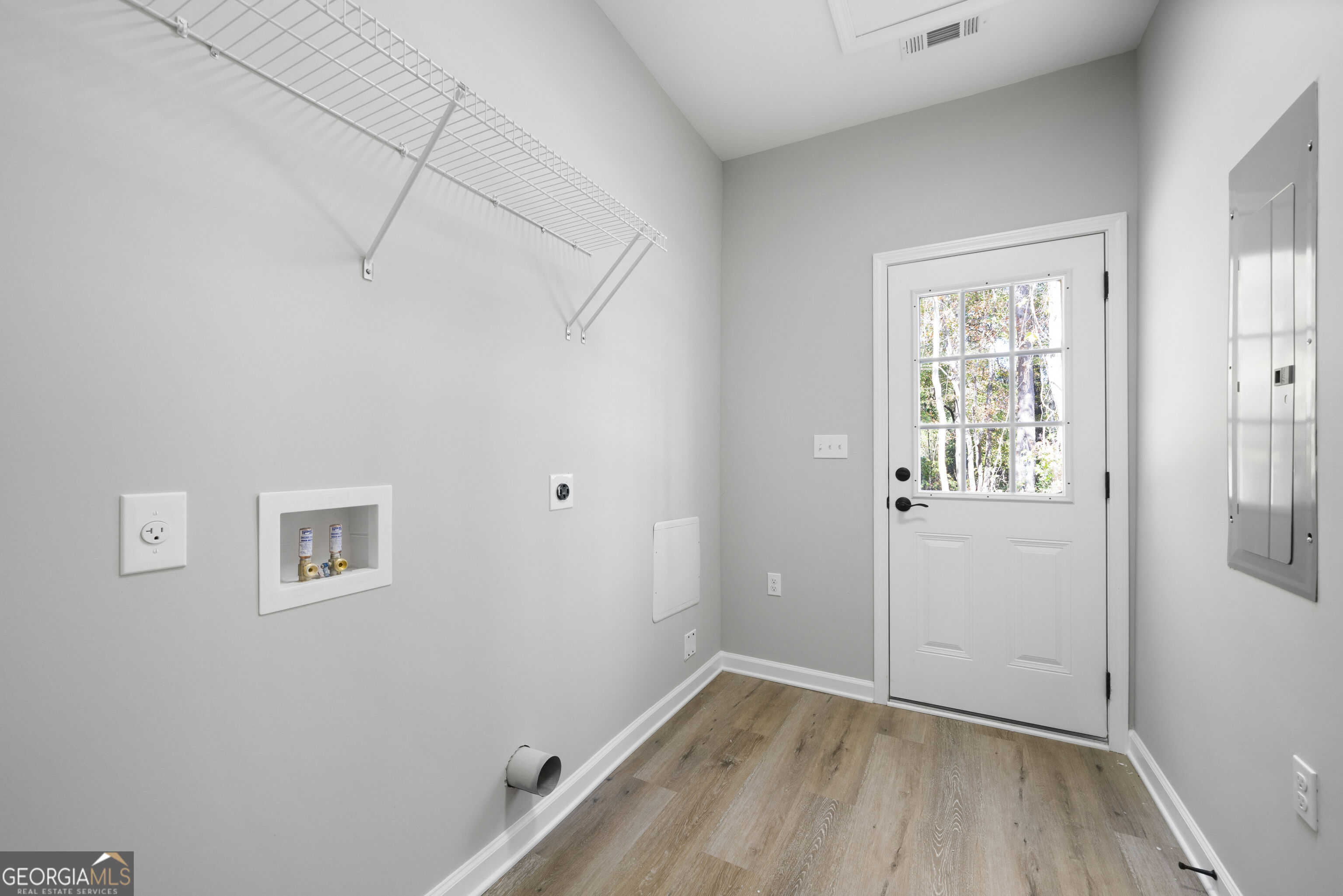 652 Harris Circle Property Photo 18