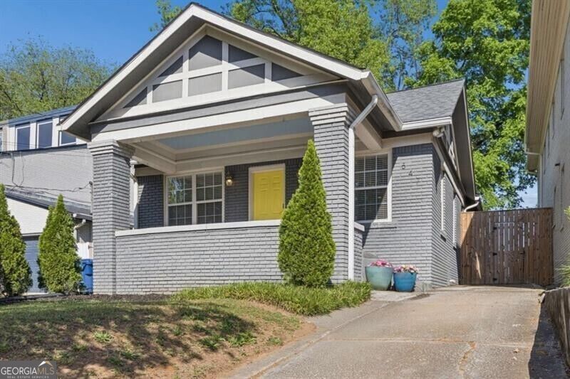 547 Parkway Drive Ne Property Photo 1