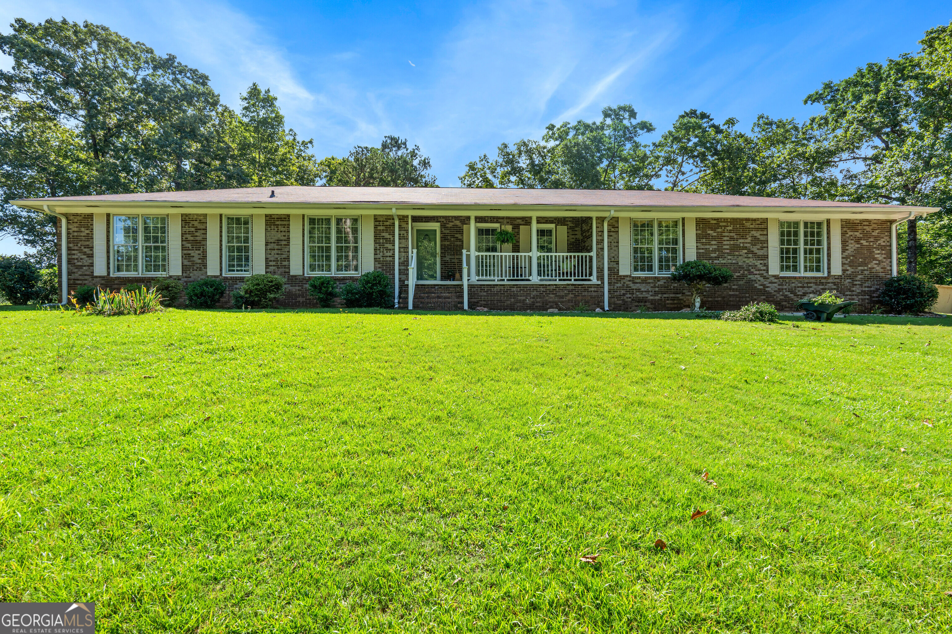 5023 Veterans Memorial Parkway Property Photo 1