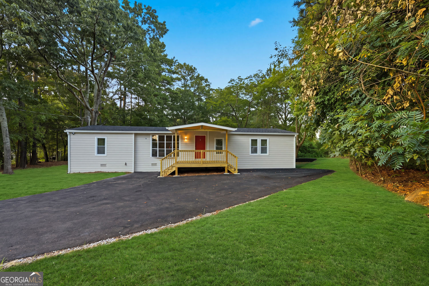1077 New Hope Road Property Photo 1