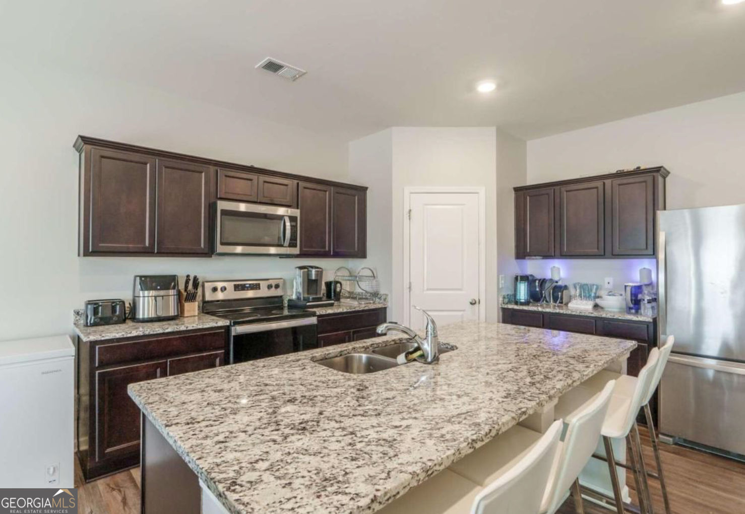 449 Mccall Way Property Photo 8