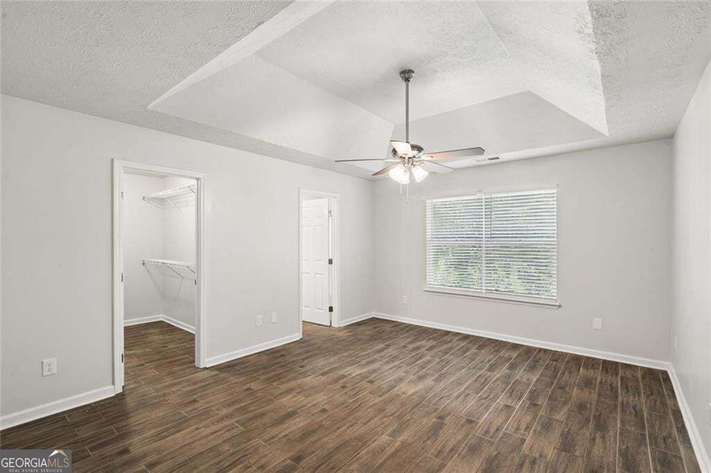4879 Lake Park Lane Property Photo 8