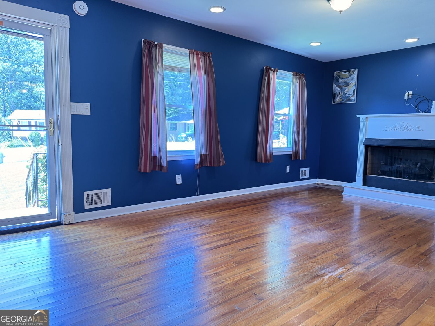 6556 Wendell Circle Property Photo 2