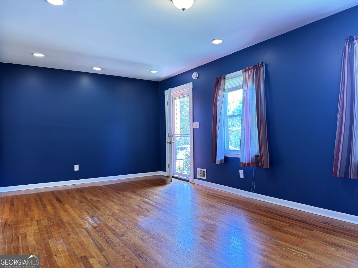 6556 Wendell Circle Property Photo 4