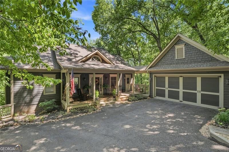 1458 Valley View Drive