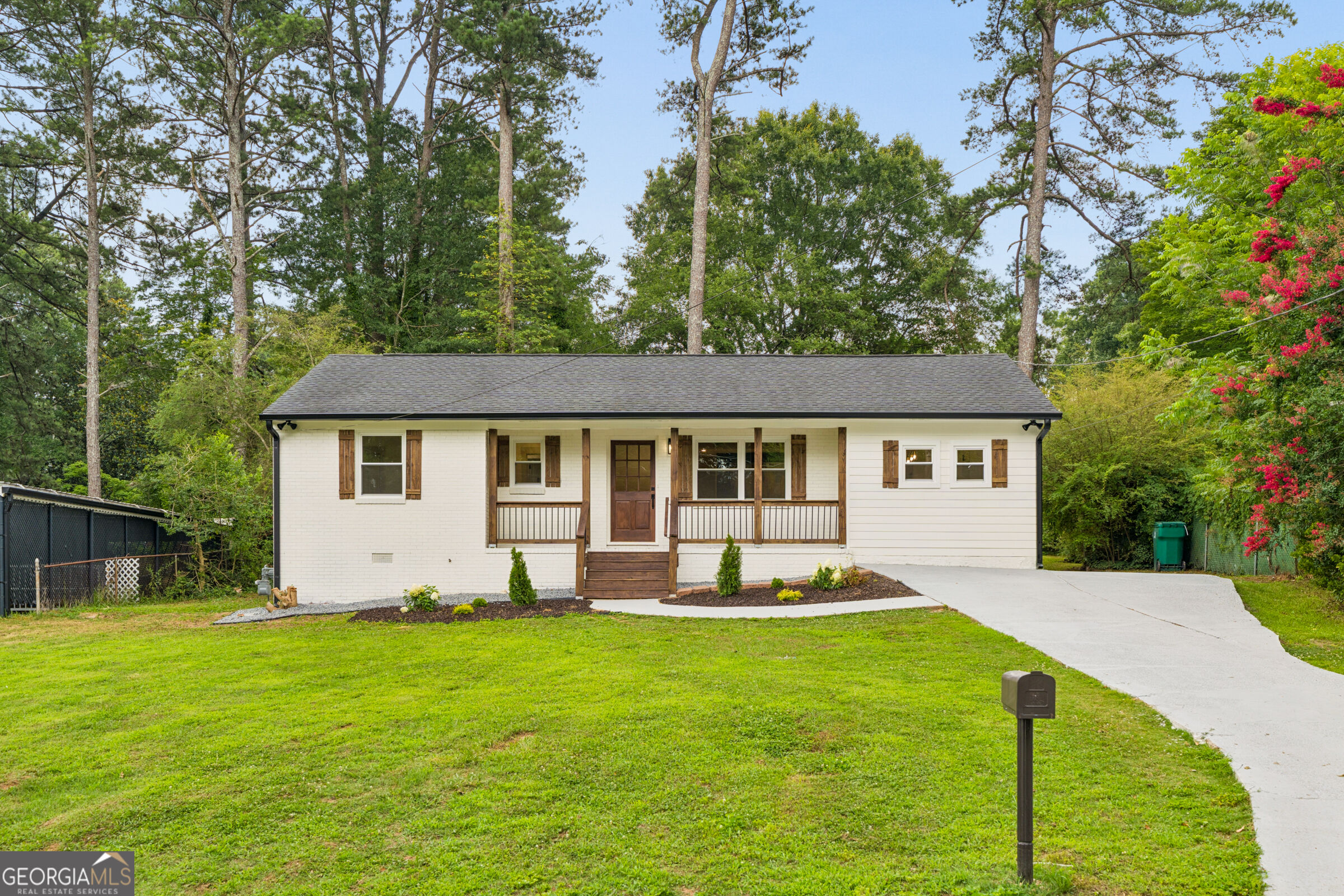 2720 Sherwood Road Se Property Photo 1