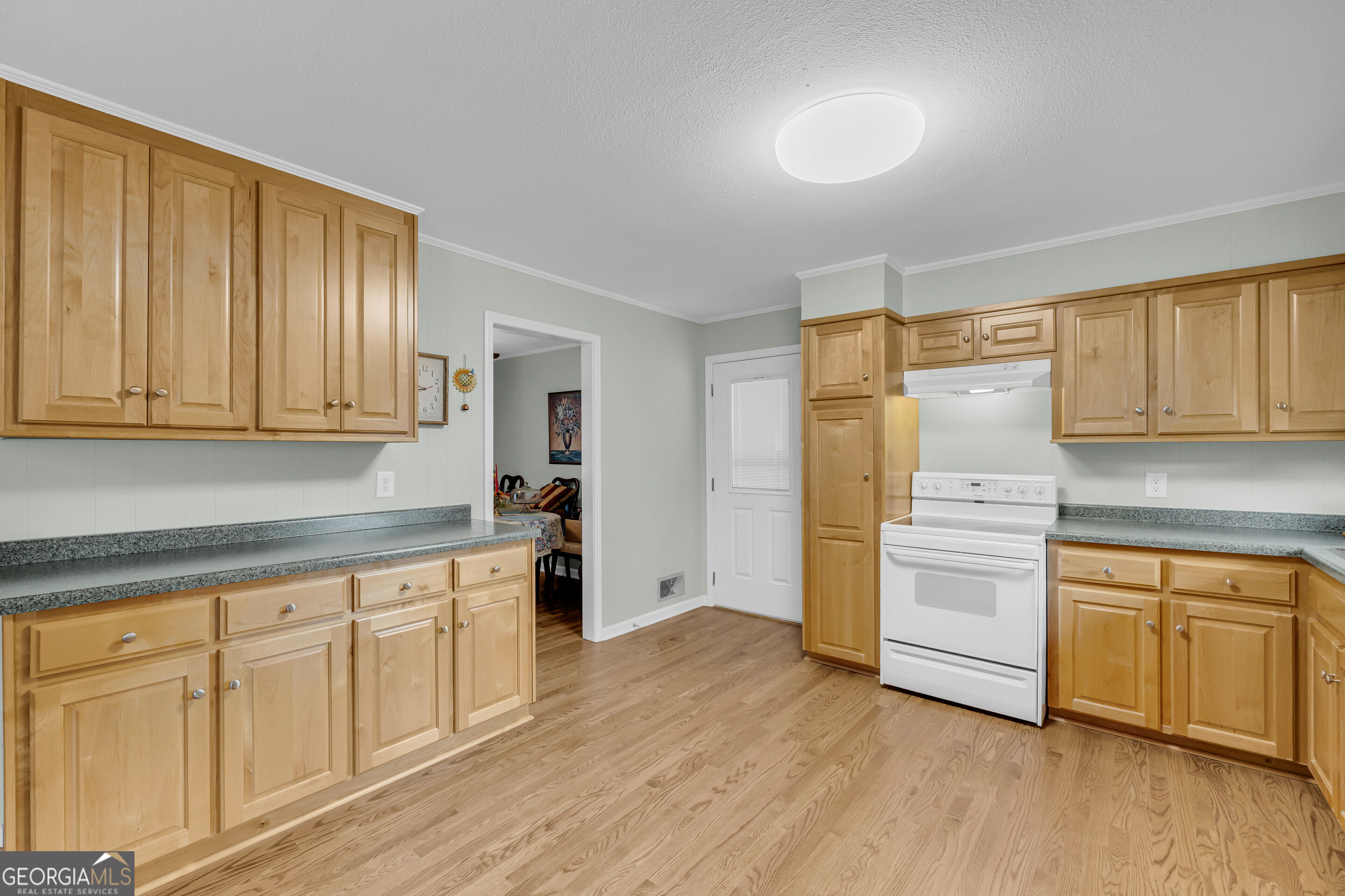 1229 Crestview Drive Property Photo 9