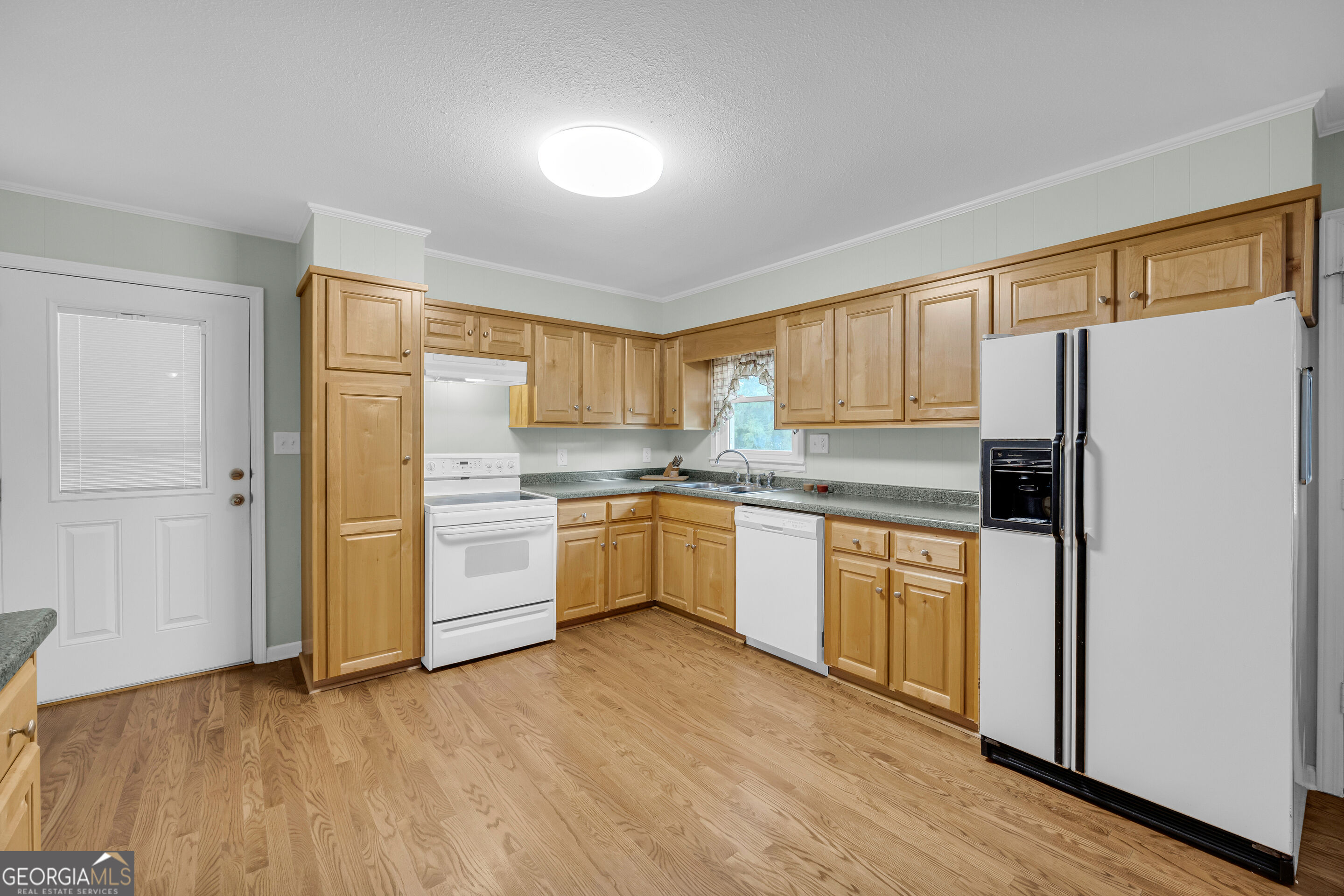 1229 Crestview Drive Property Photo 10