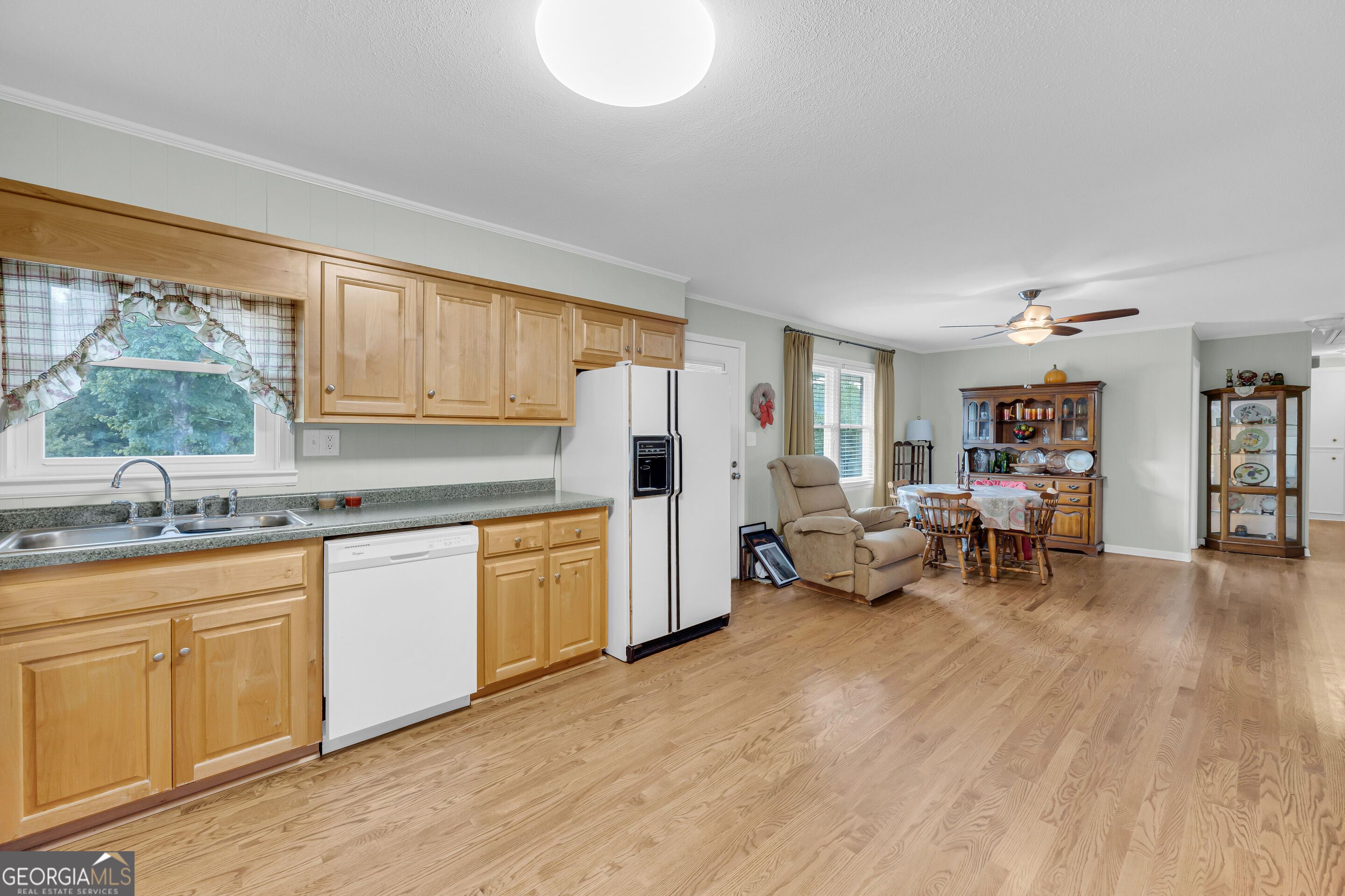 1229 Crestview Drive Property Photo 12