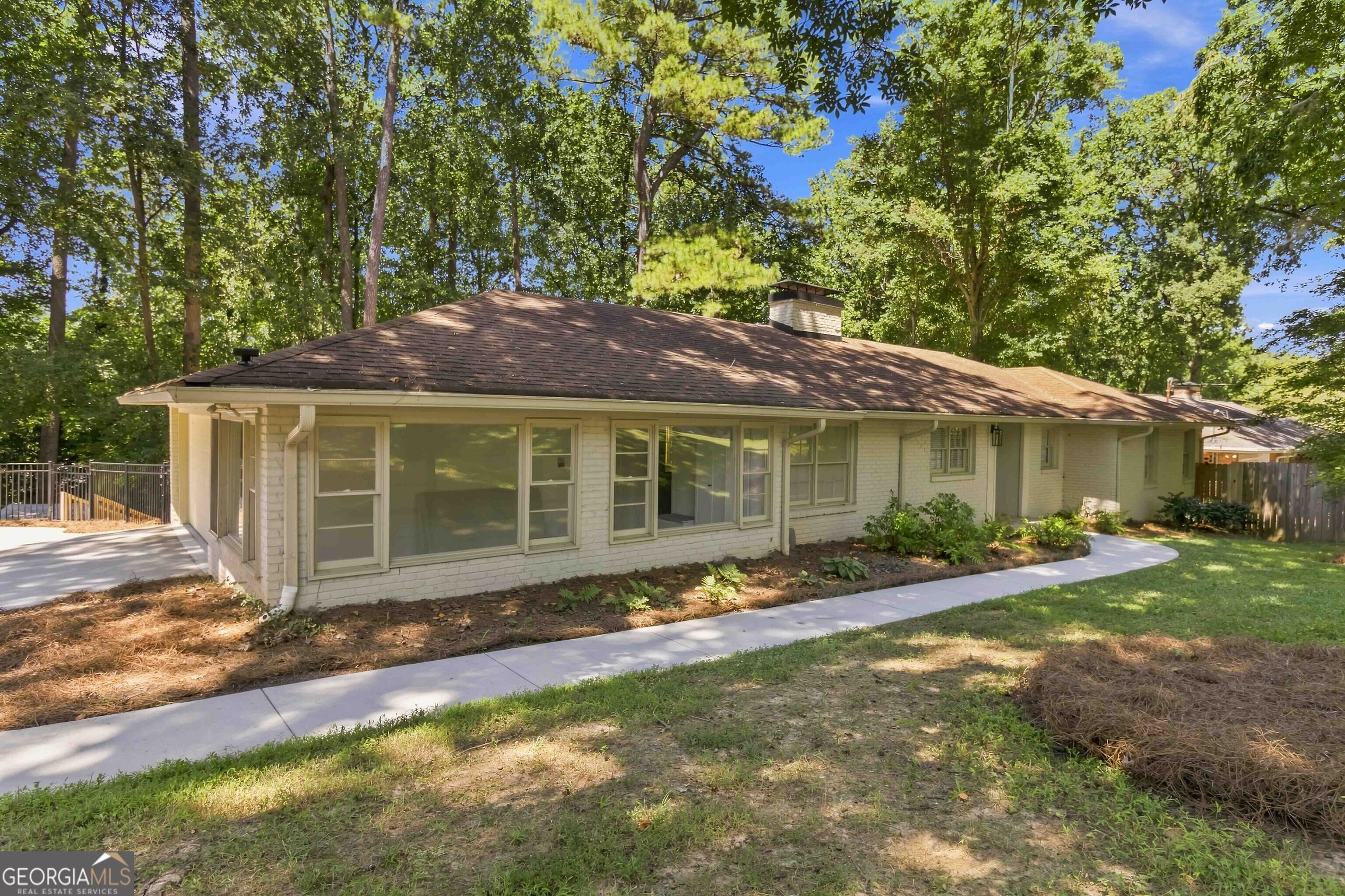6748 Brandon Mill Road Property Photo 2