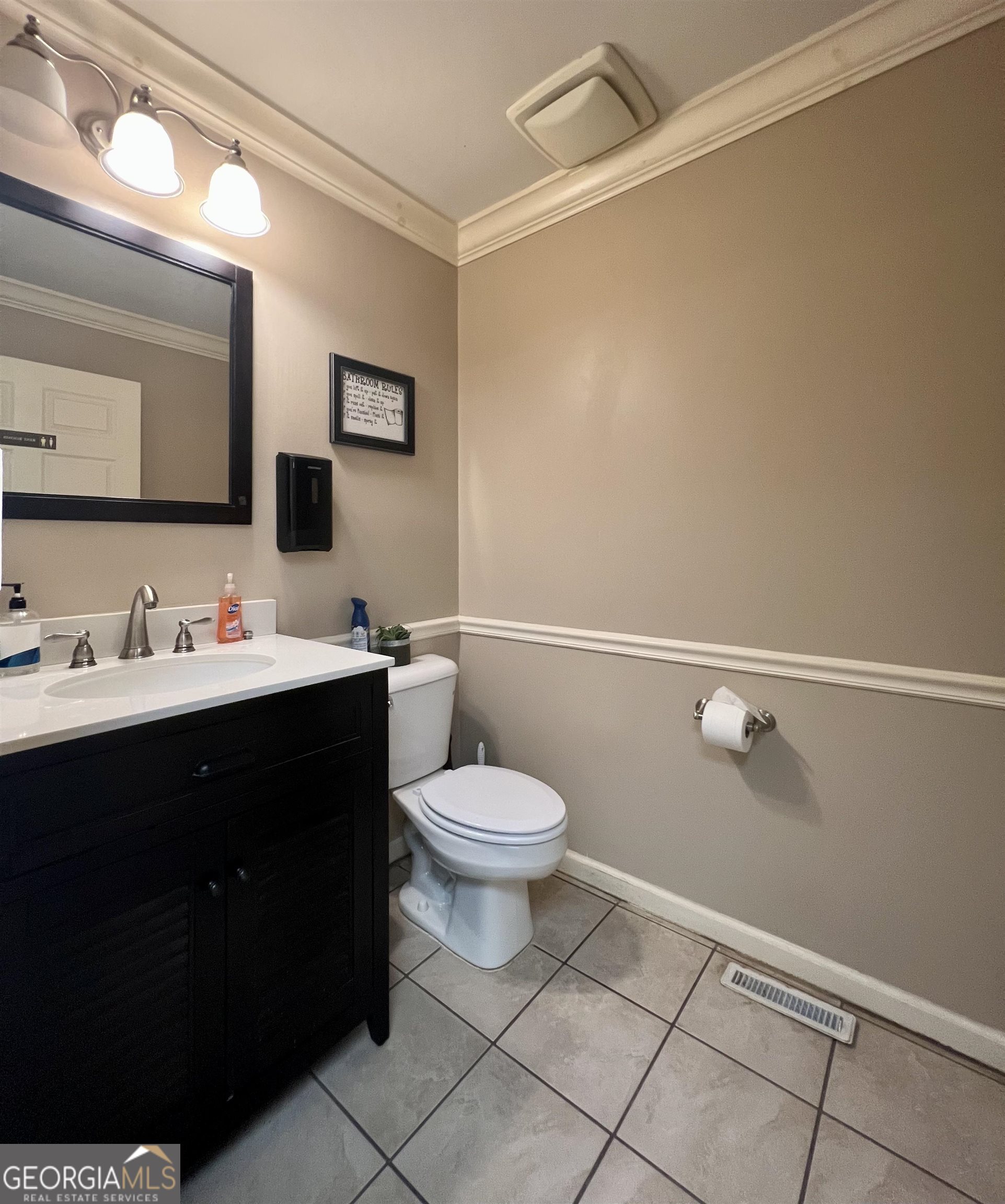 549 S Main Street Property Photo 10