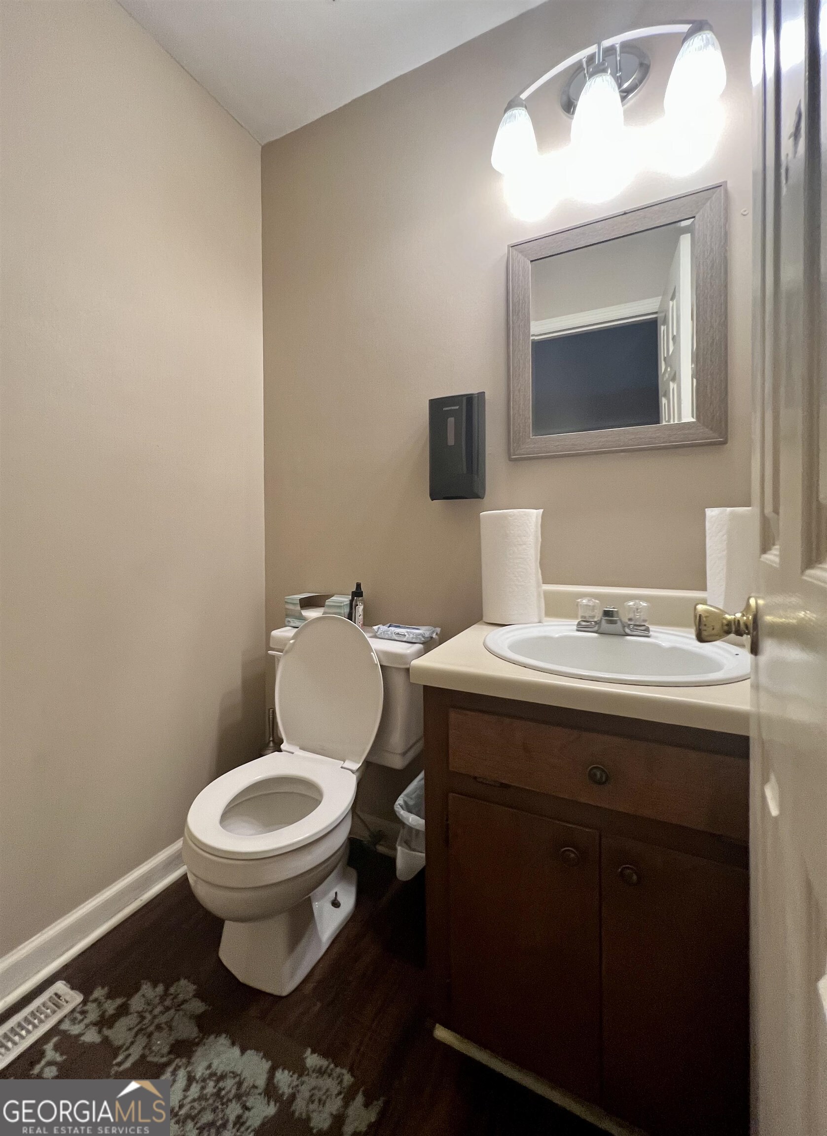549 S Main Street Property Photo 12
