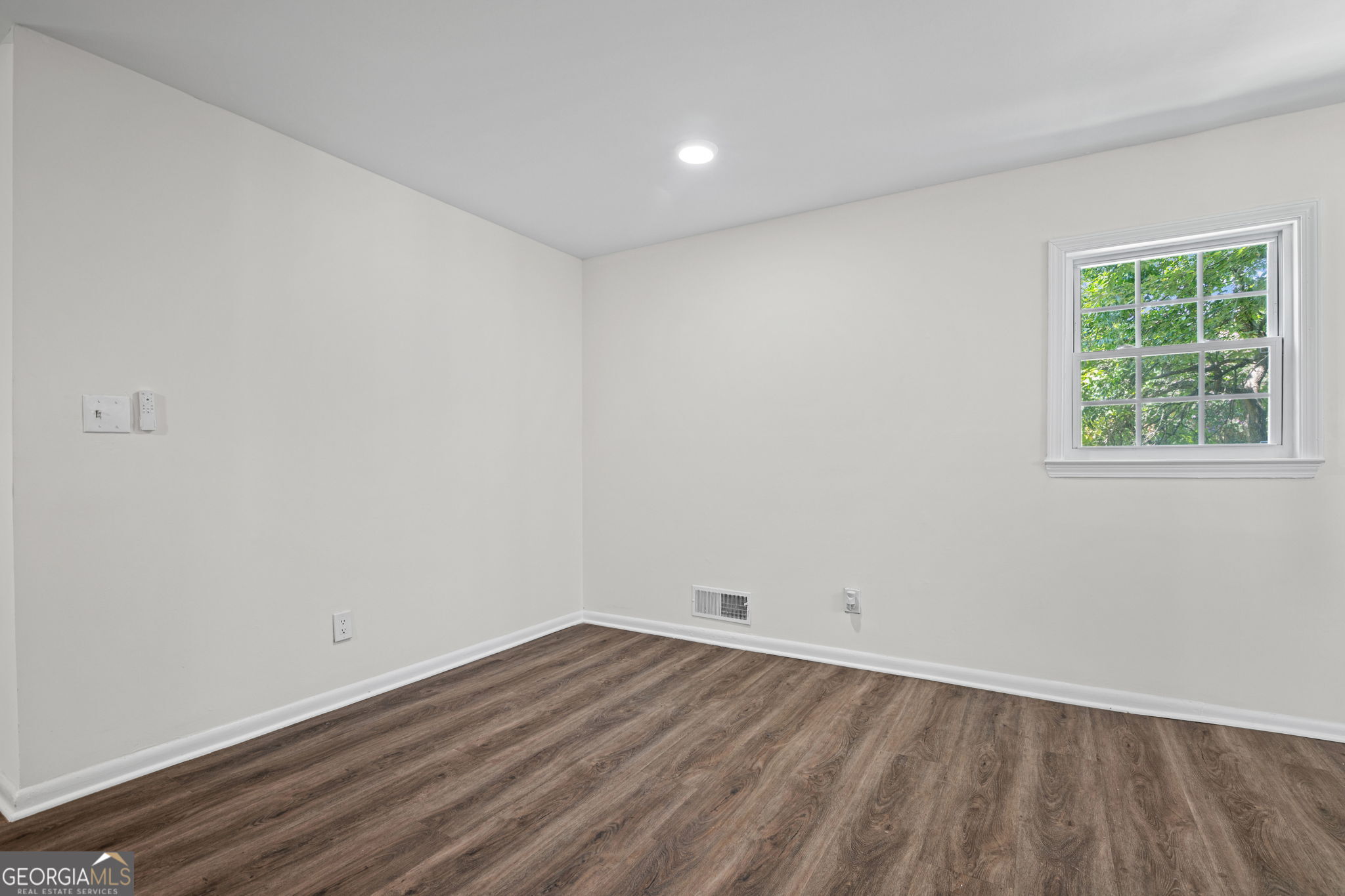 2840 Somerton Drive Property Photo 9