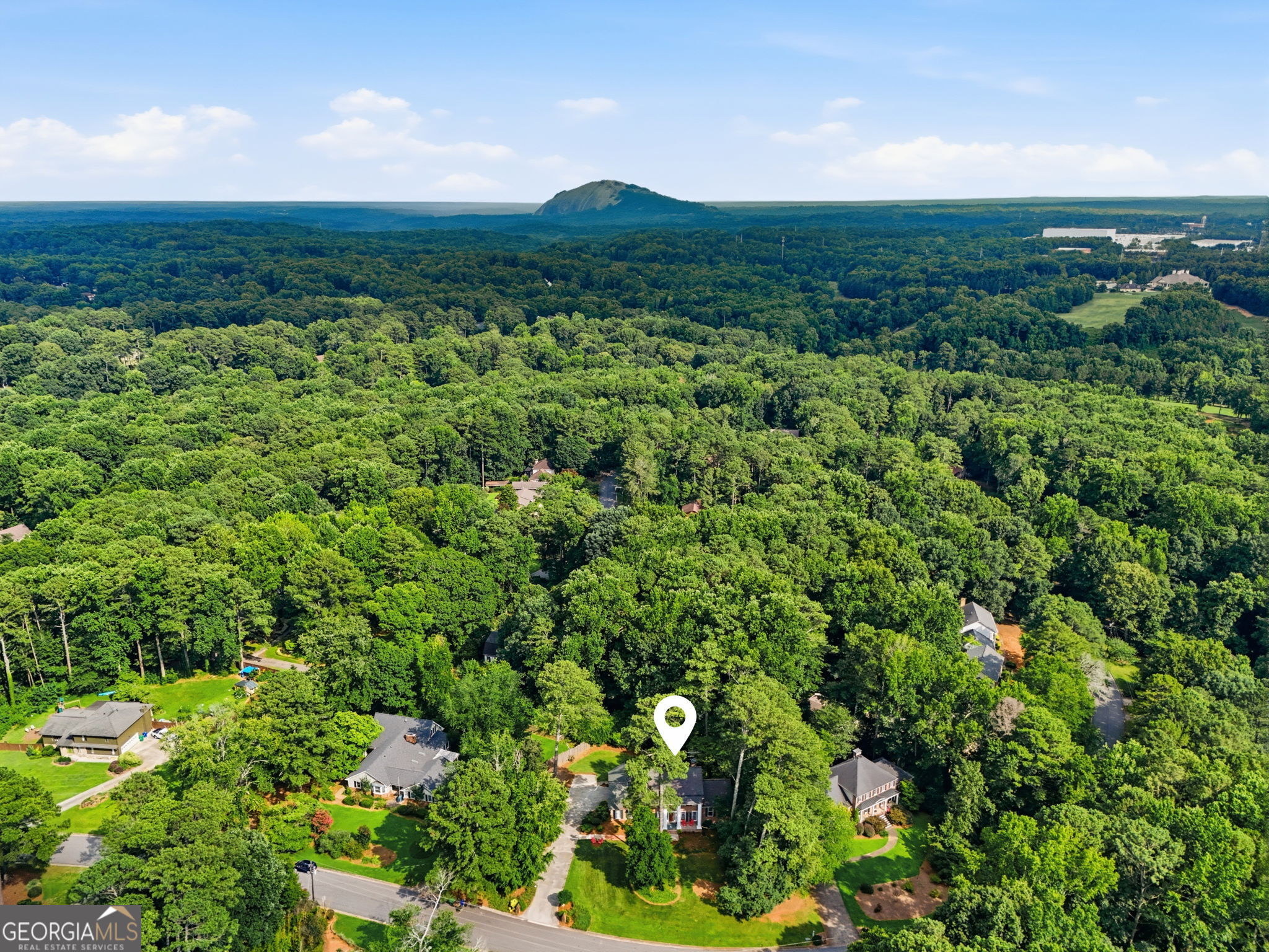 2059 Mountain Creek Drive Property Photo 3