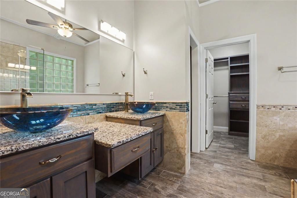 102 Legacy Court Property Photo 28