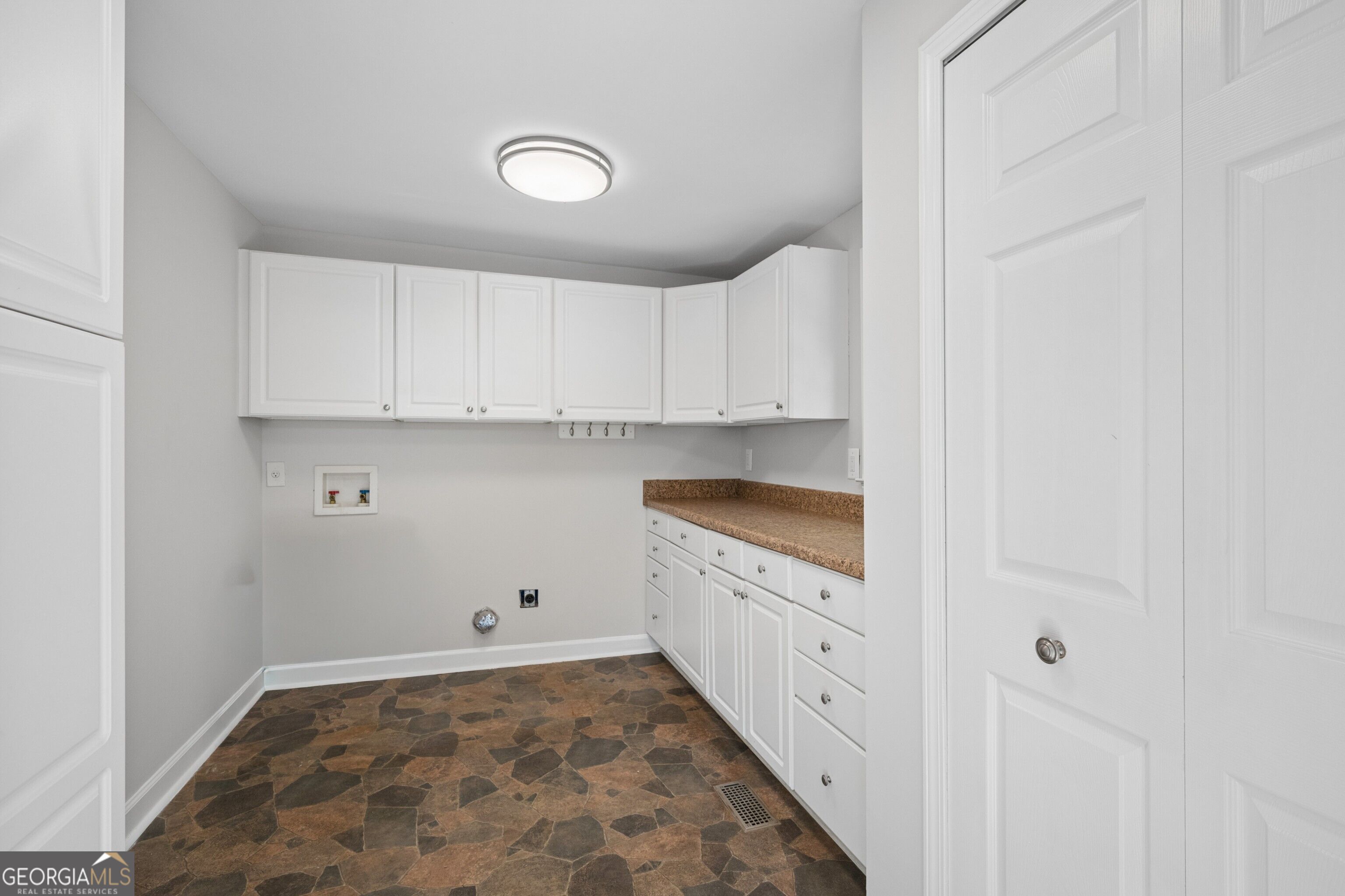 1031 Shepherds Lane Property Photo 13