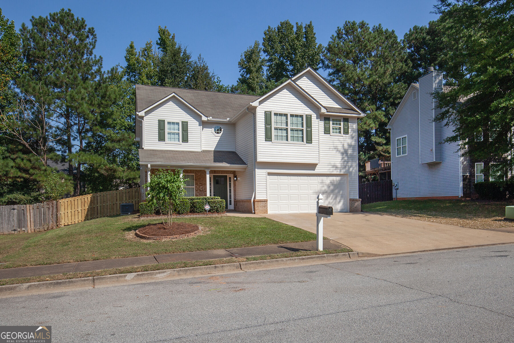 319 Sapphire Bend Property Photo 1