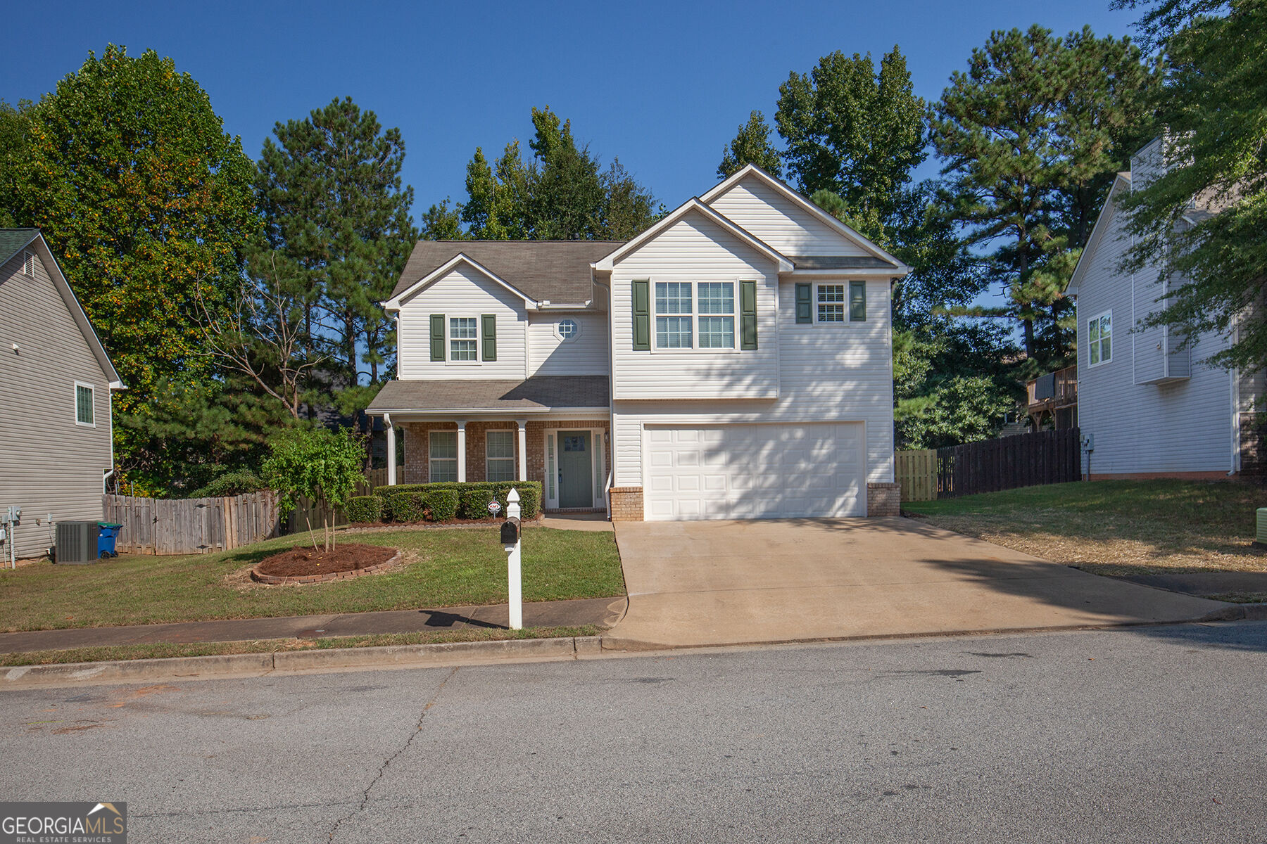 319 Sapphire Bend Property Photo 2