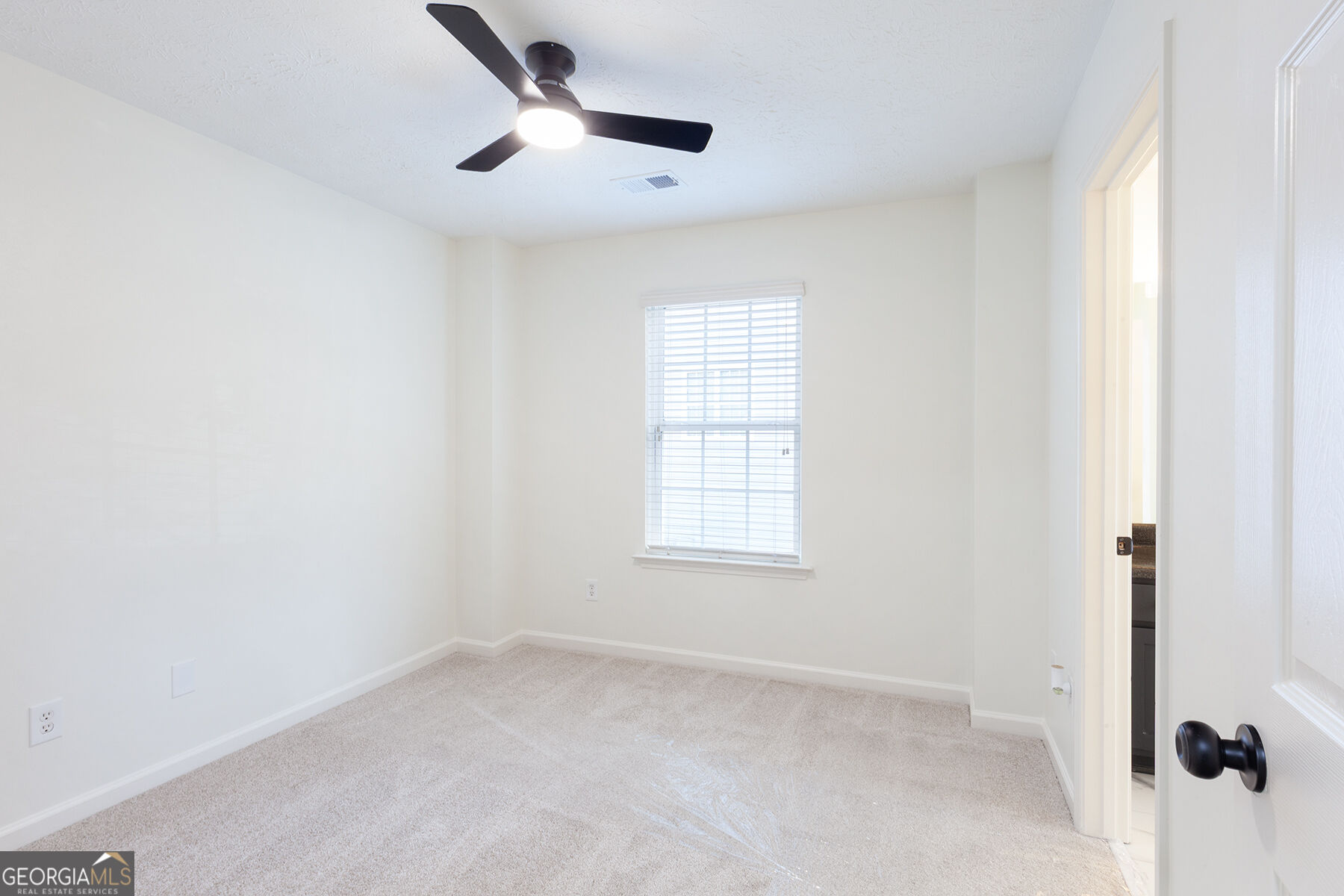 319 Sapphire Bend Property Photo 31