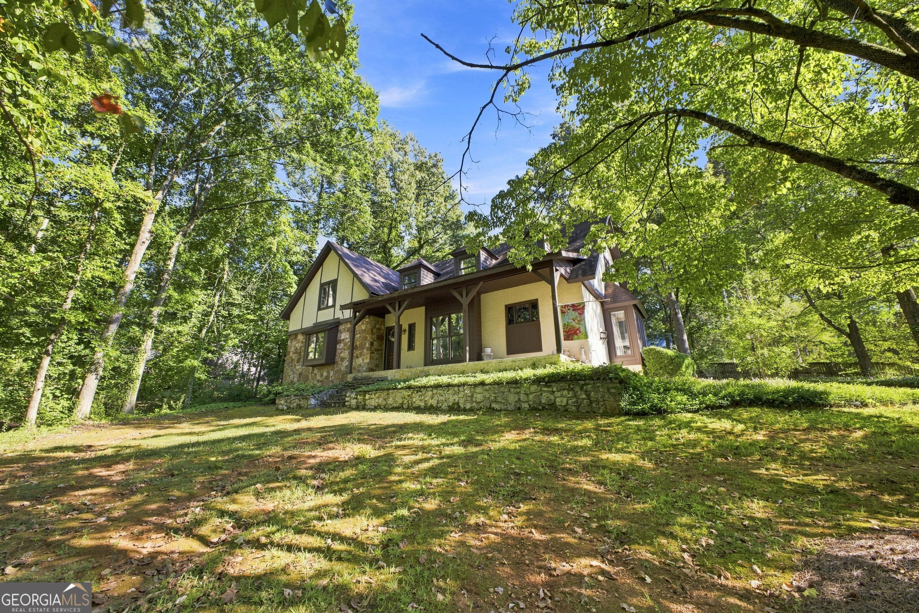 102 Valley Brook Drive Se Property Photo 1