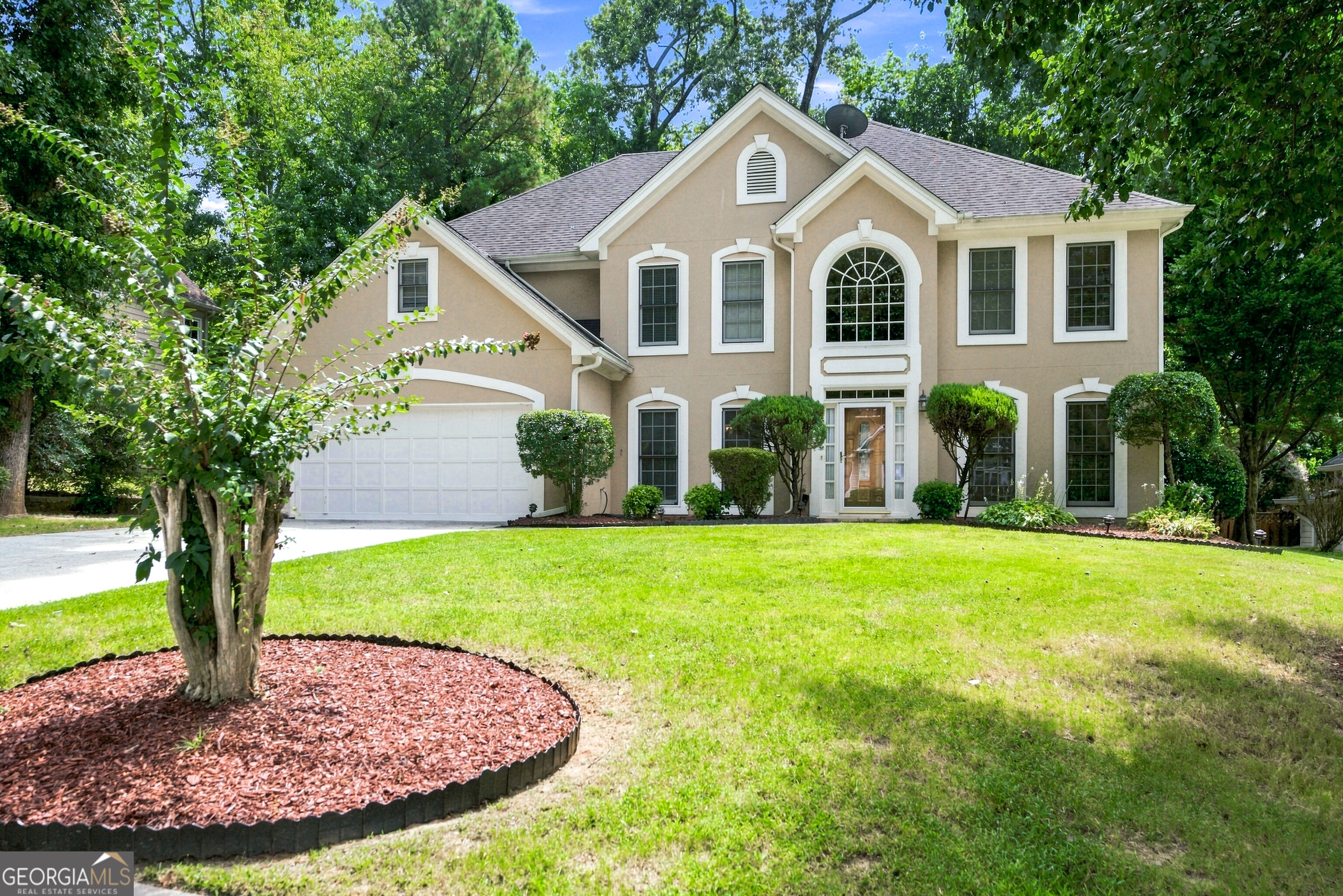 243 Harbor Pointe Drive Property Photo 2
