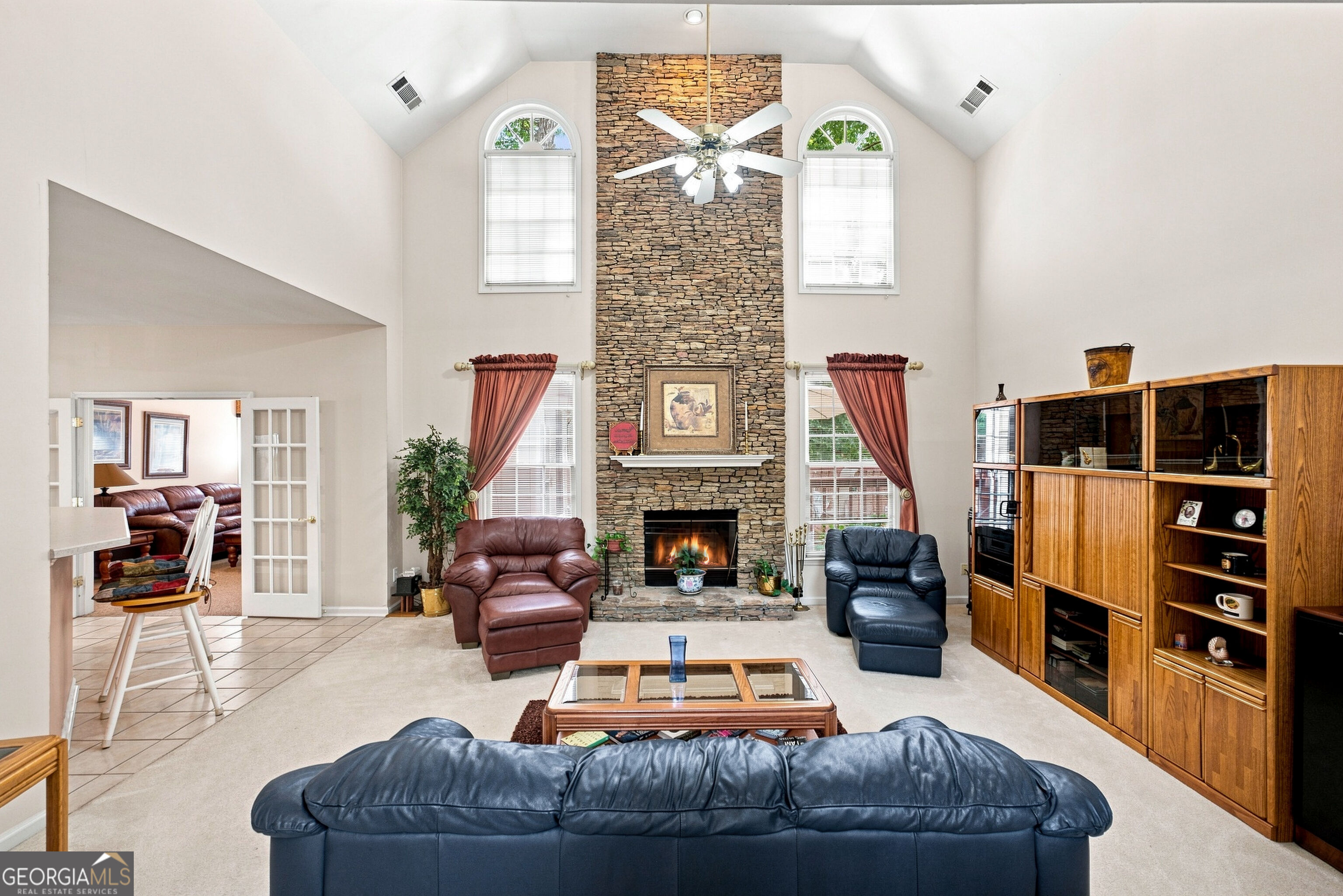 243 Harbor Pointe Drive Property Photo 9