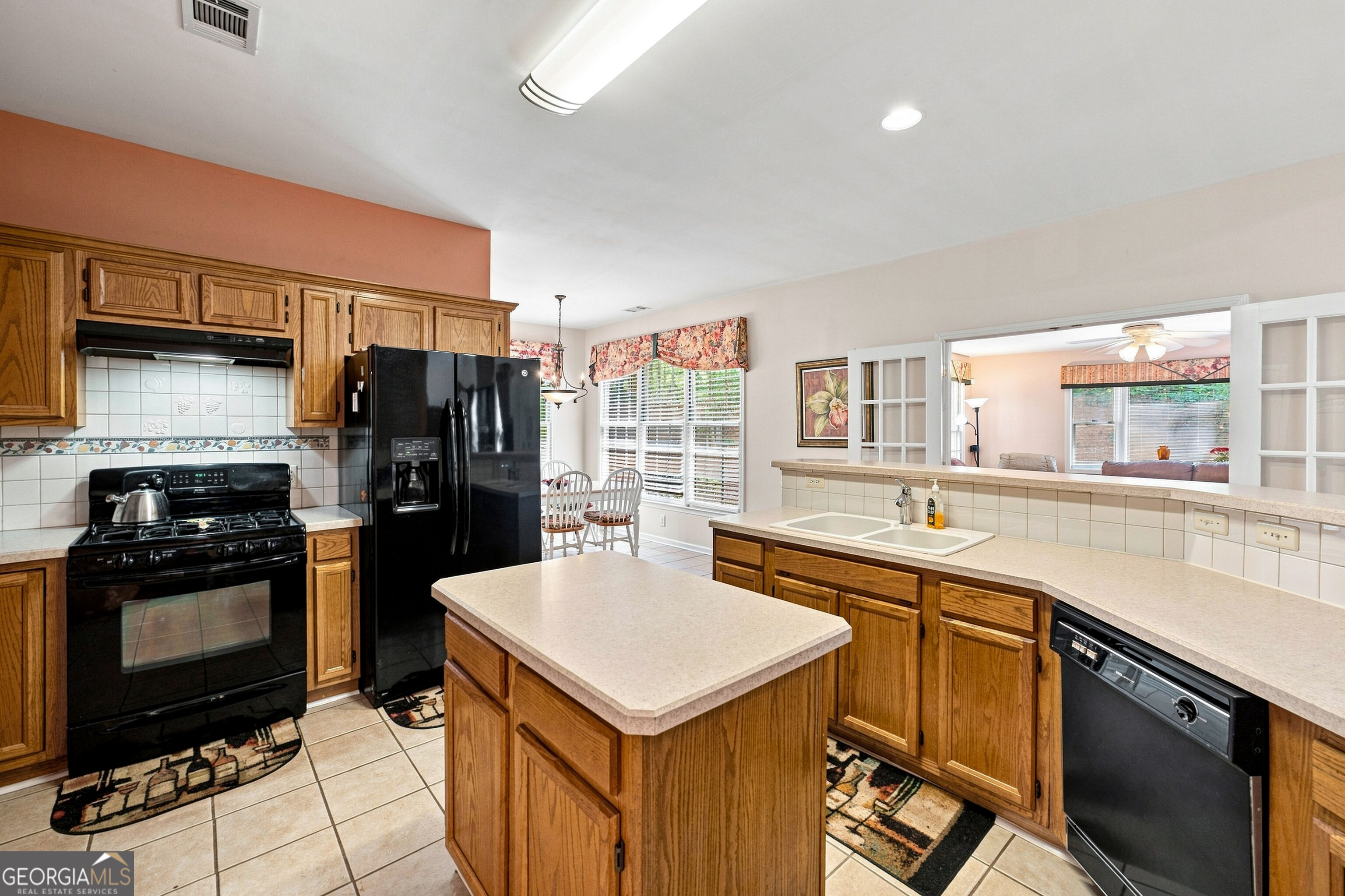 243 Harbor Pointe Drive Property Photo 17