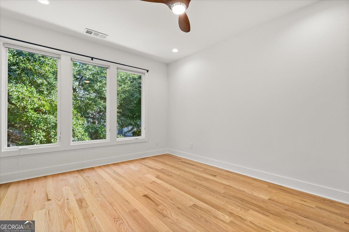 176b Sampson Street Ne Property Photo 20