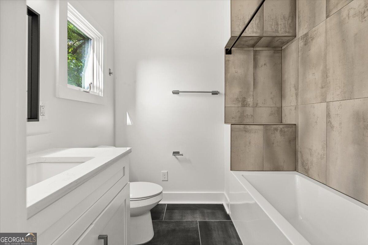 176b Sampson Street Ne Property Photo 23