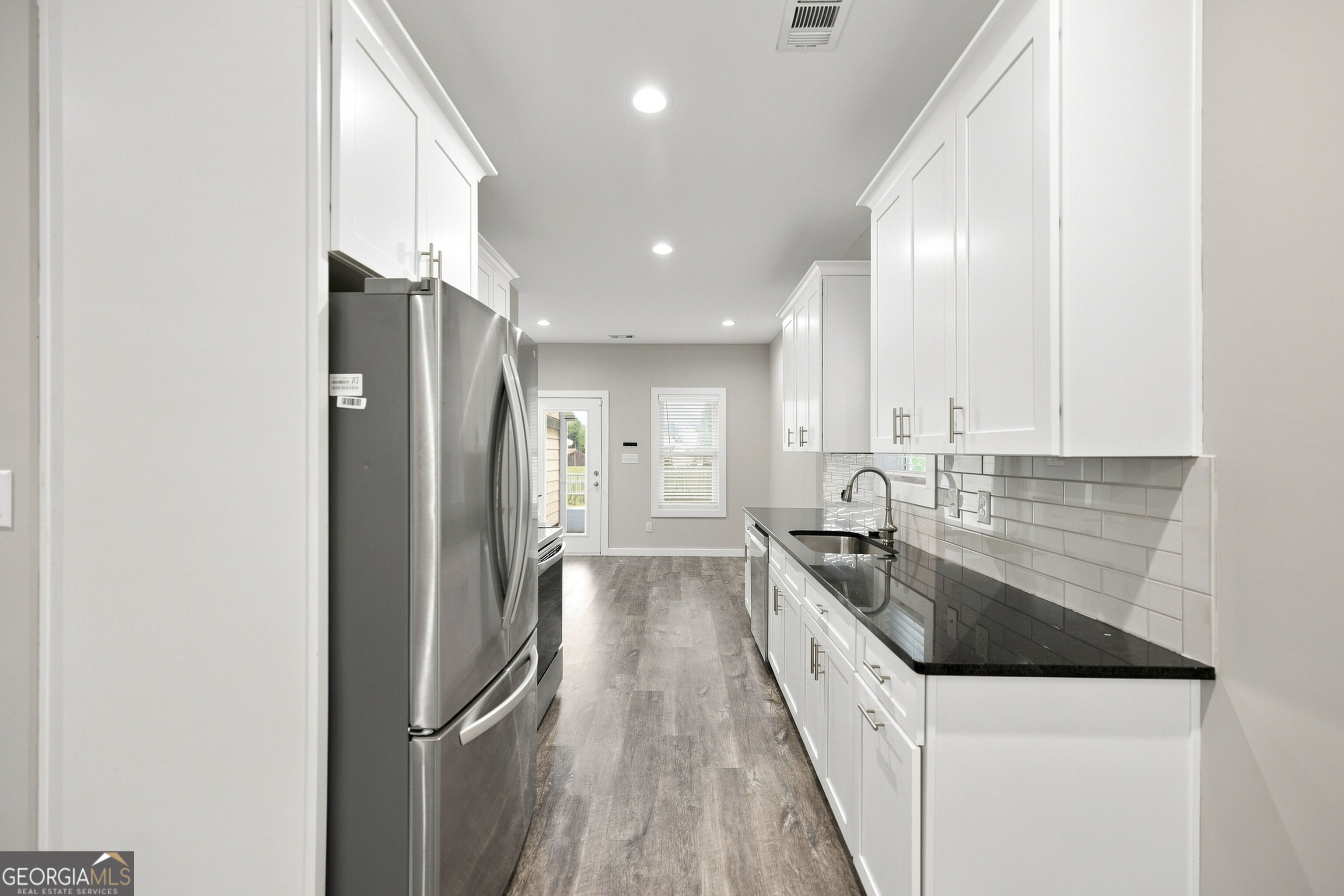 110 Leisure Pointe Cove Property Photo 11
