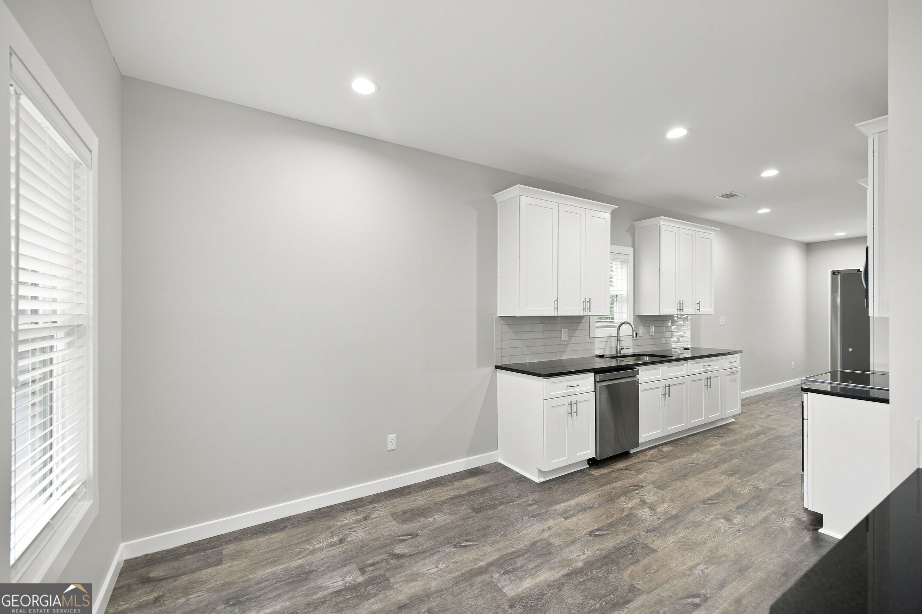 110 Leisure Pointe Cove Property Photo 16