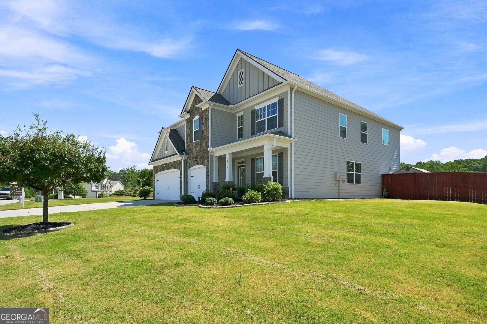 6715 Rambling Vale Property Photo 3