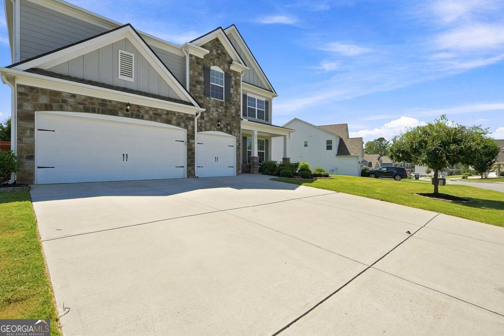 6715 Rambling Vale Property Photo 4