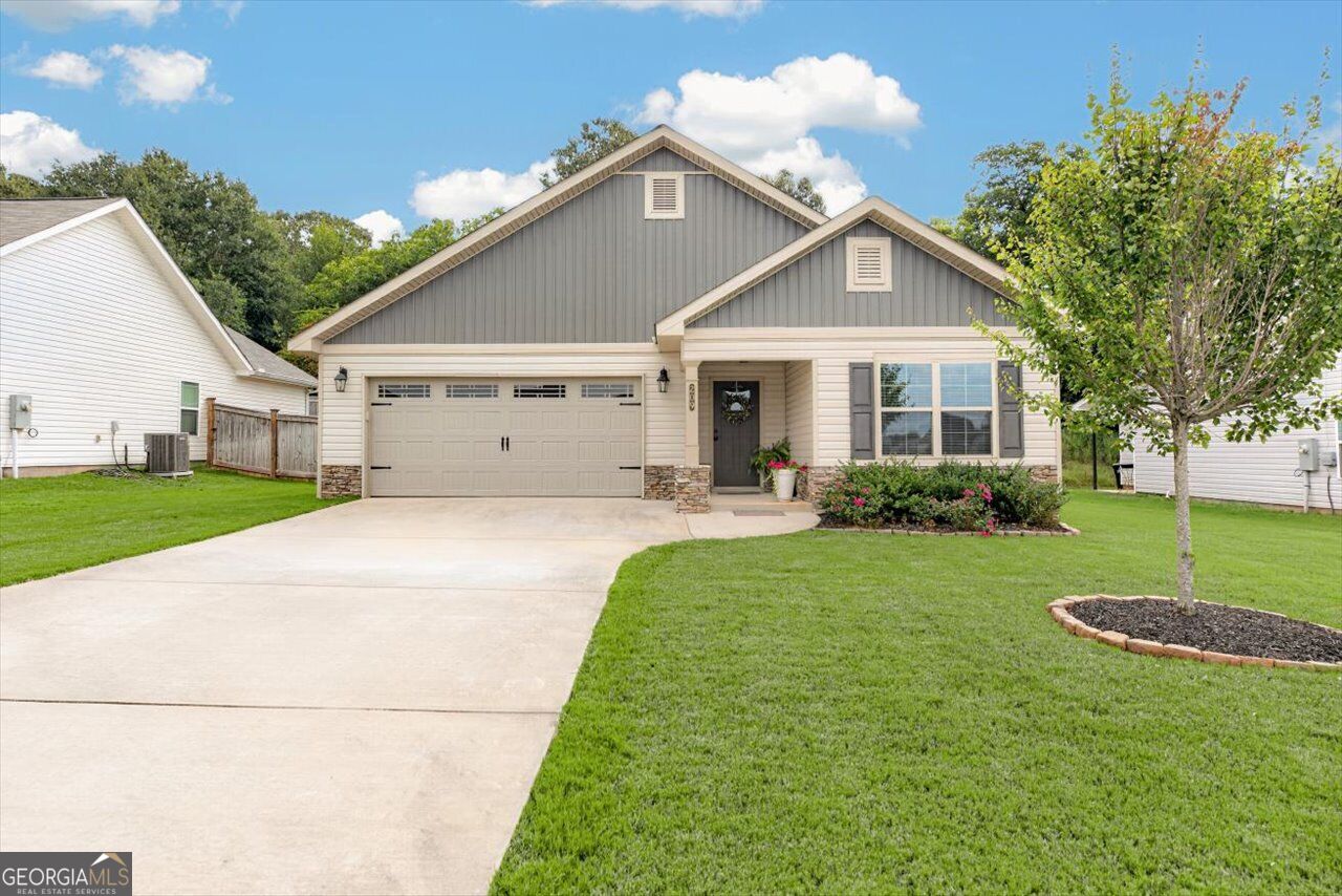 209 Red Tail Circle Property Photo 1