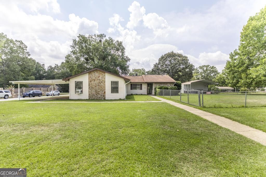 211 Hickory Property Photo 1