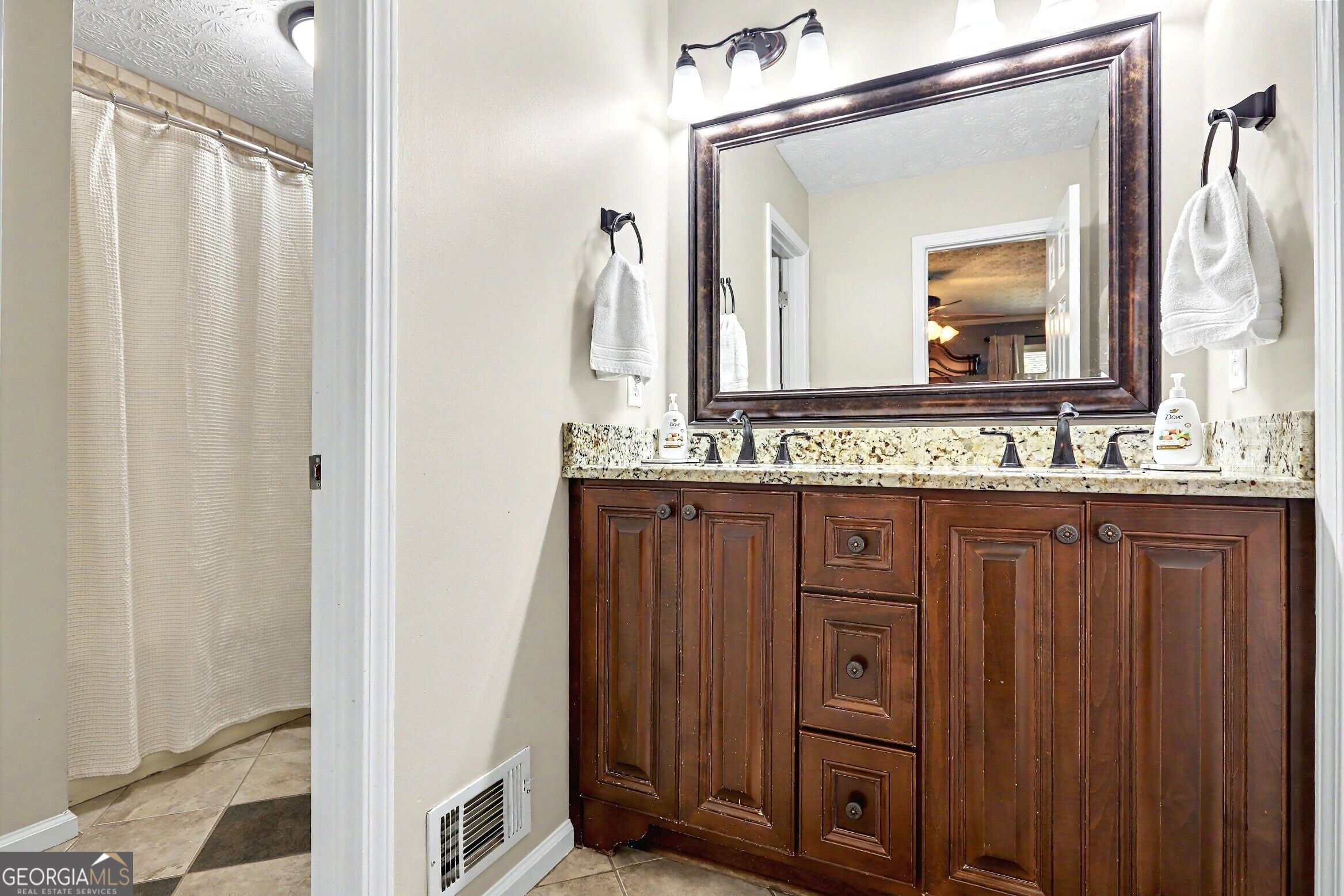 305 Hillview Road Property Photo 9