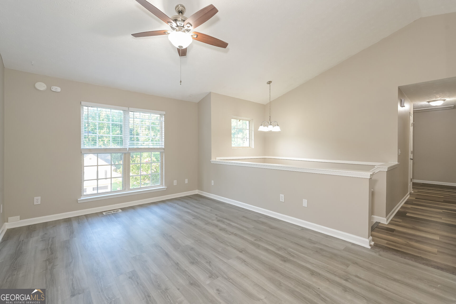 4139 Valley Glen Property Photo 5