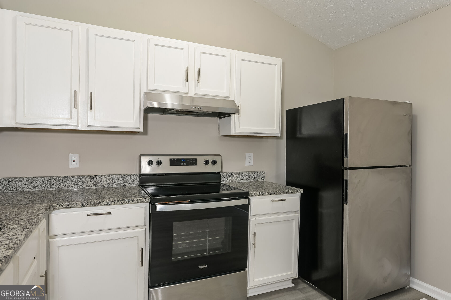 4139 Valley Glen Property Photo 8