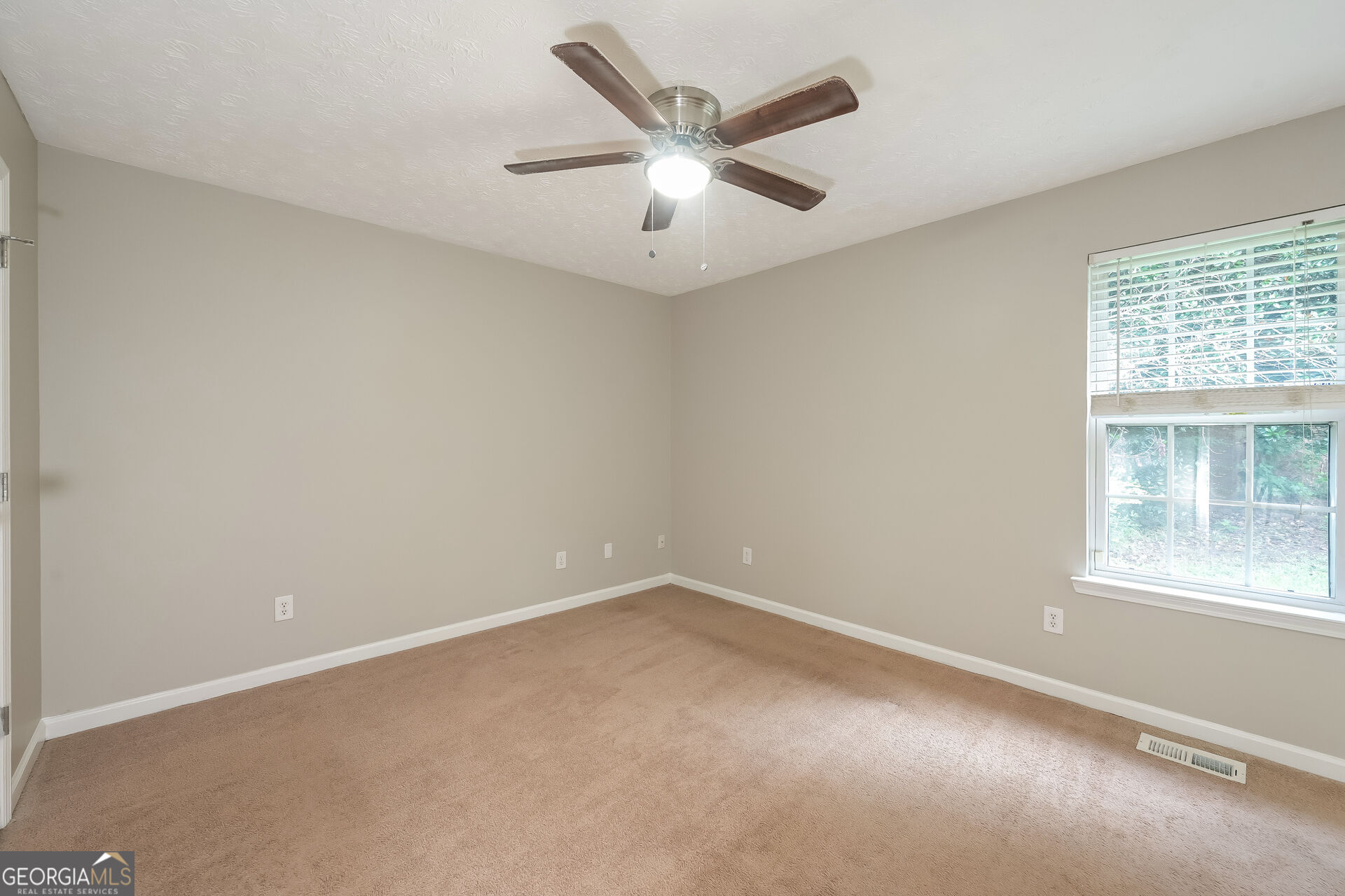 4139 Valley Glen Property Photo 9