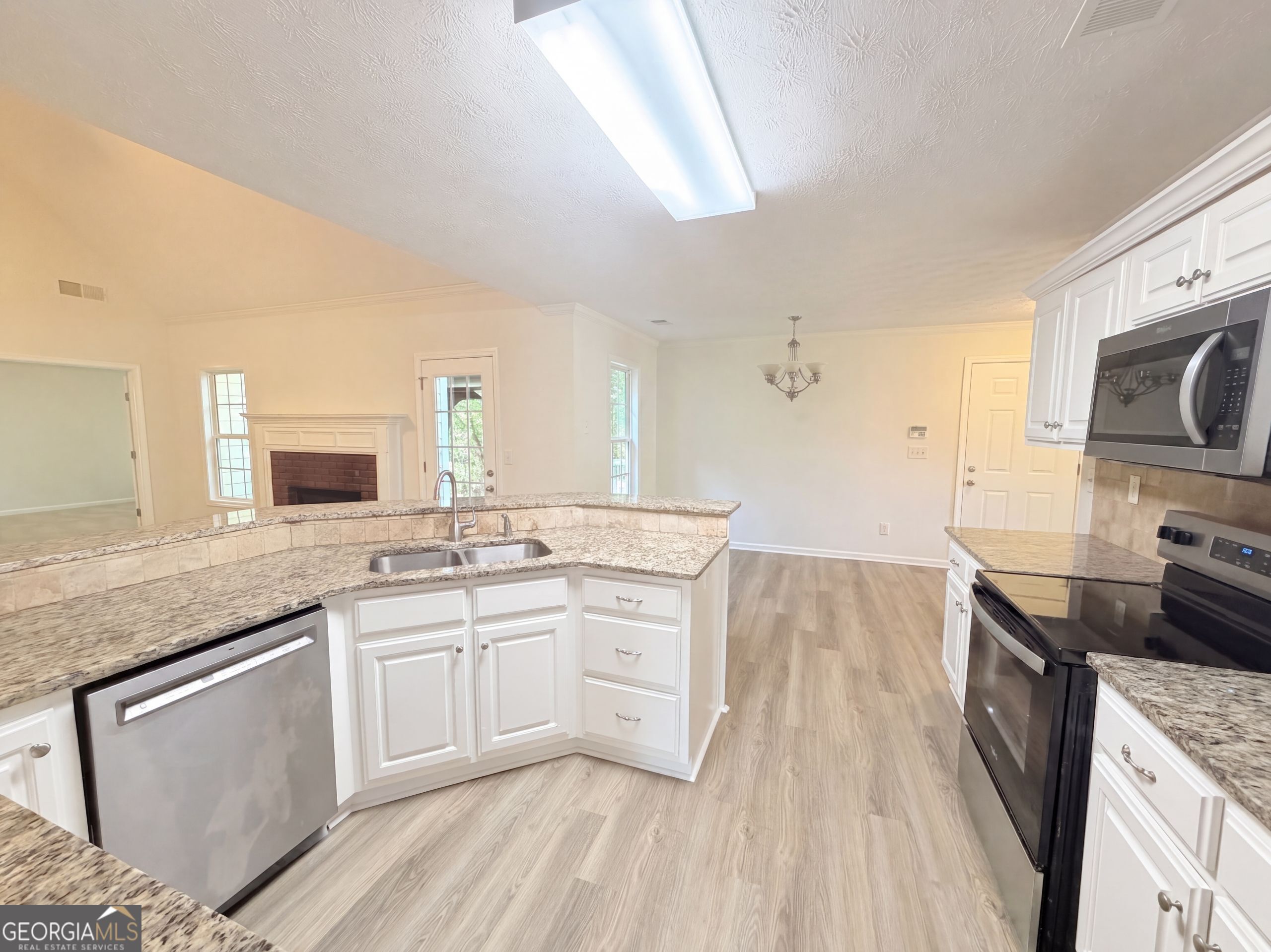 2050 Windfield Drive Property Photo 2