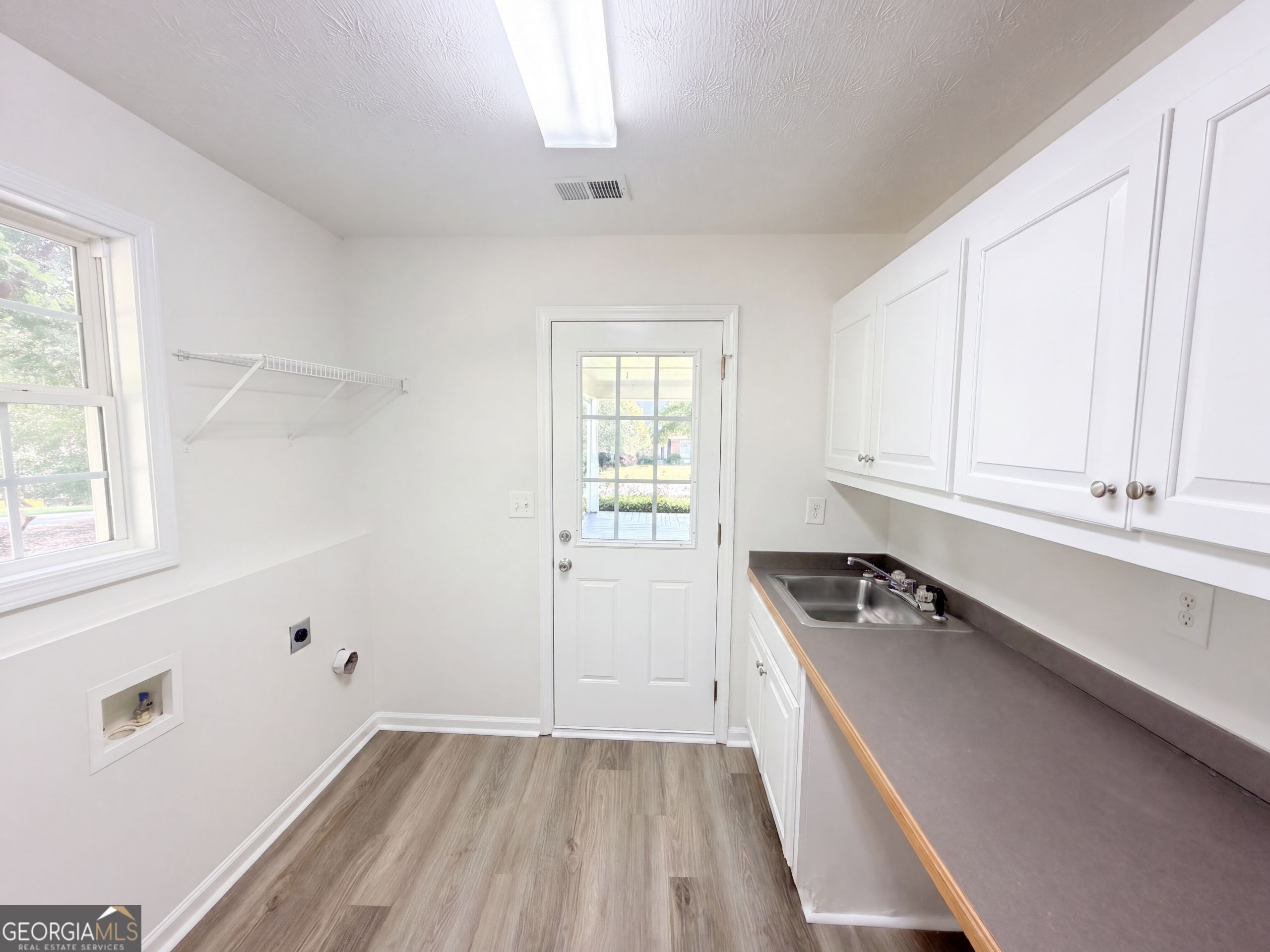 2050 Windfield Drive Property Photo 15