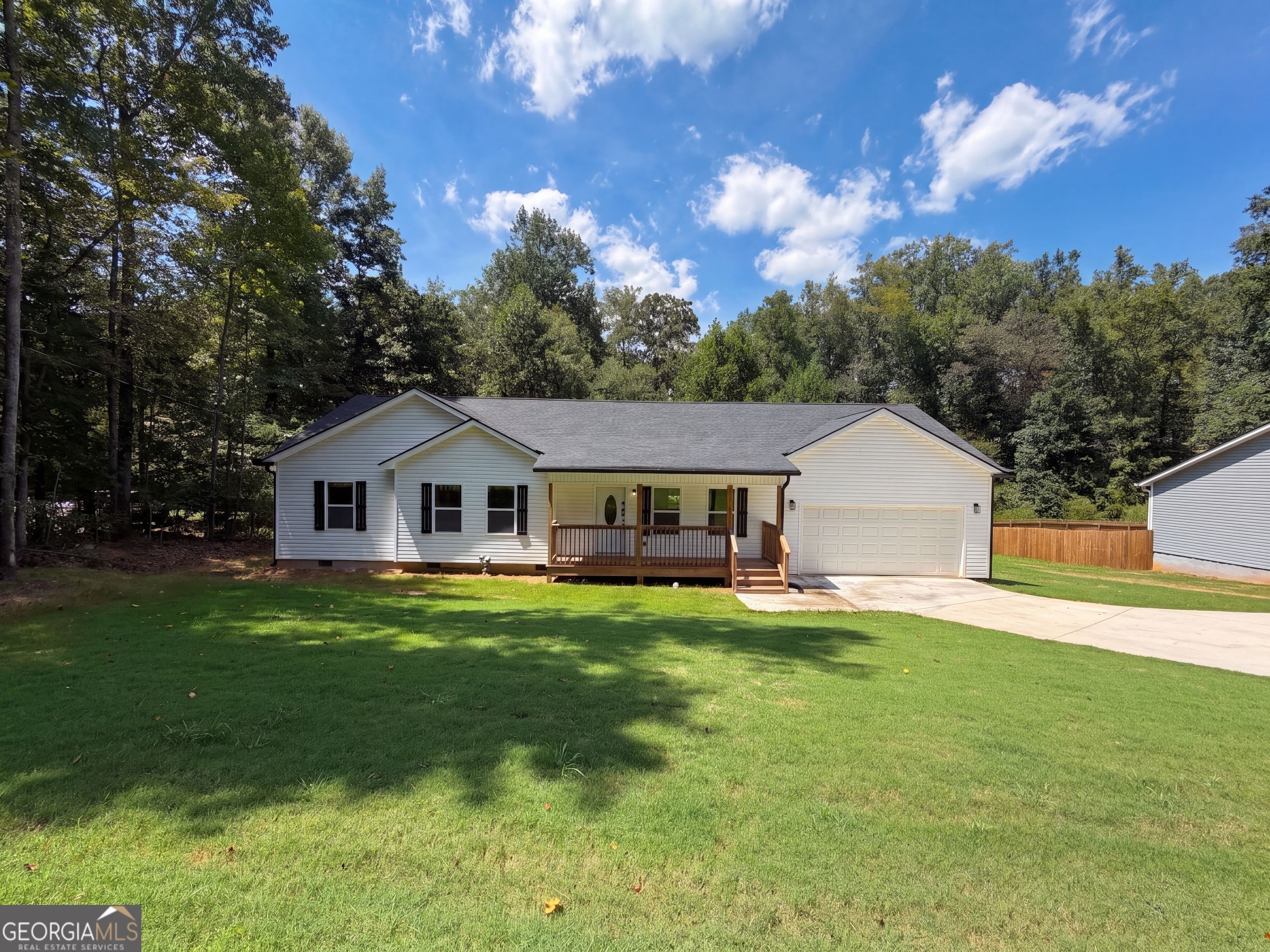 201 Deerfield Lane Property Photo 1