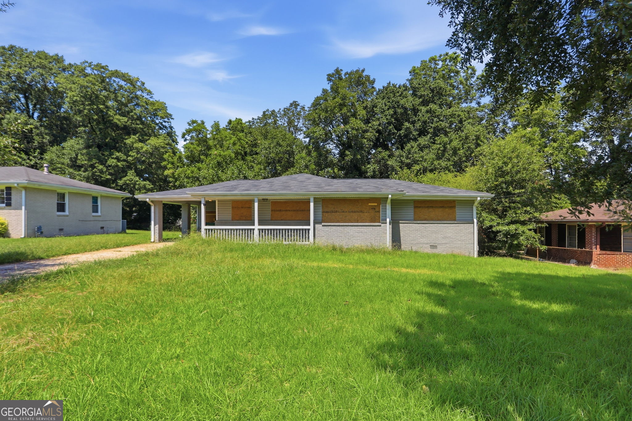 2824 Lynda Place Property Photo 2