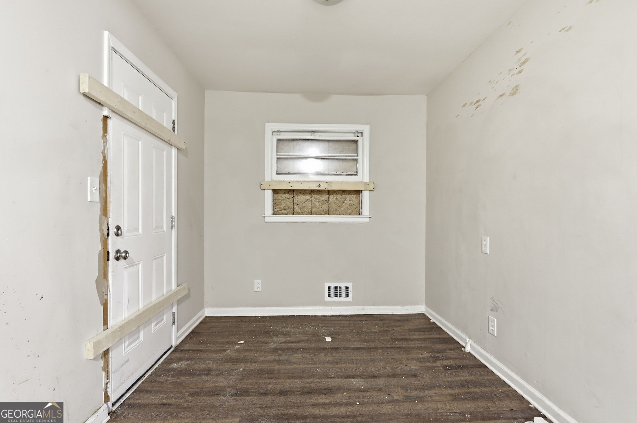 2824 Lynda Place Property Photo 4