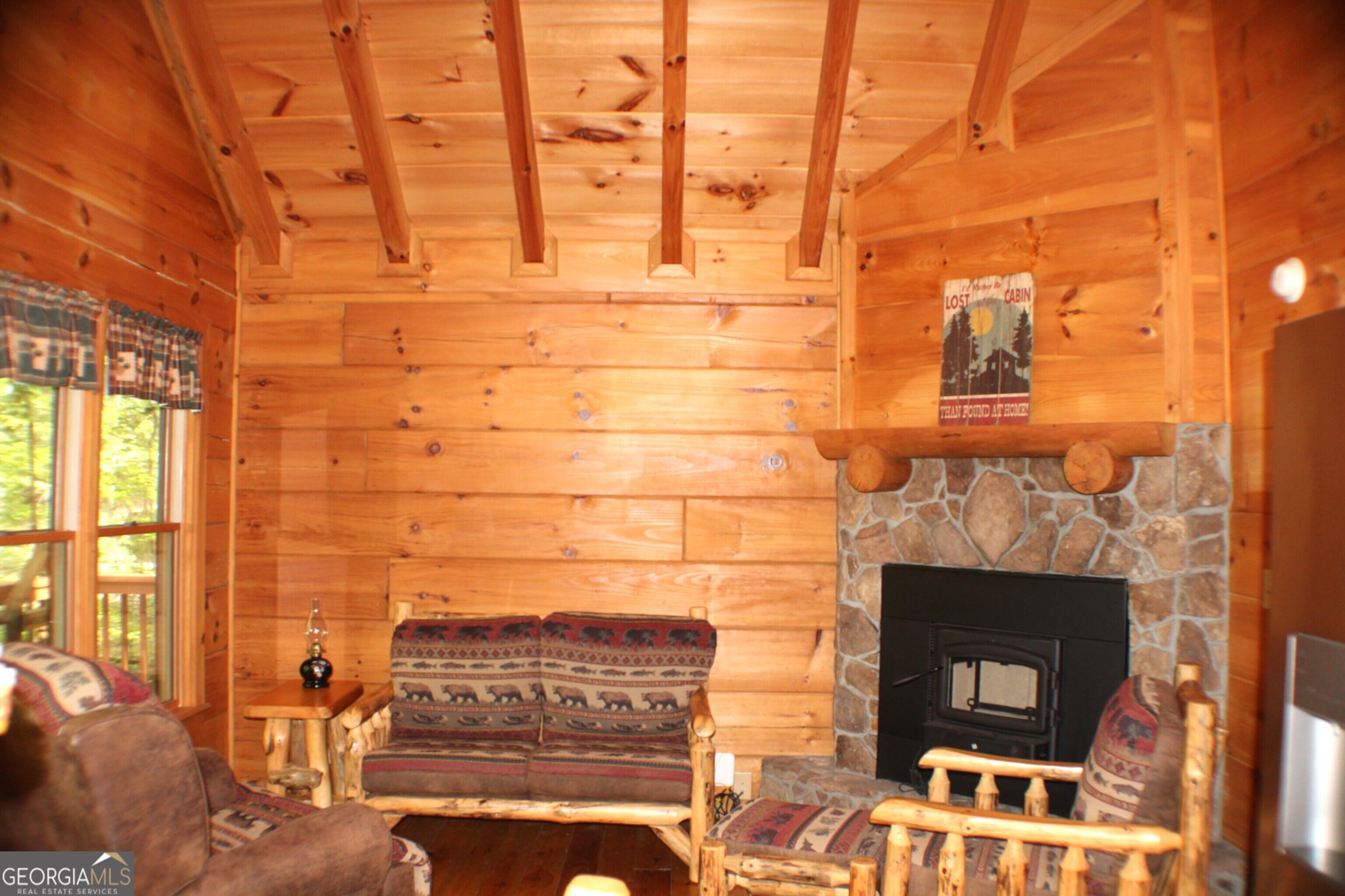 90 Pine Tree Drive Property Photo 4